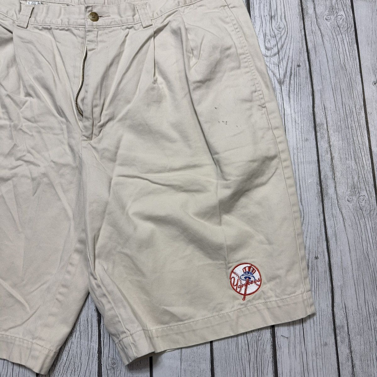Cutter & Buck × MLB × Vintage Vintage New York Yankees shorts Size US 36 / EU 52 - 3 Thumbnail