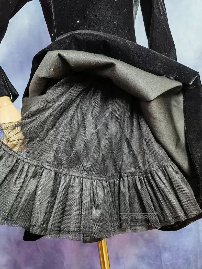 Versace Versace Velvet one-line neck puffy skirt court-style heavy Size S / US 4 / IT 40 - 3 Thumbnail