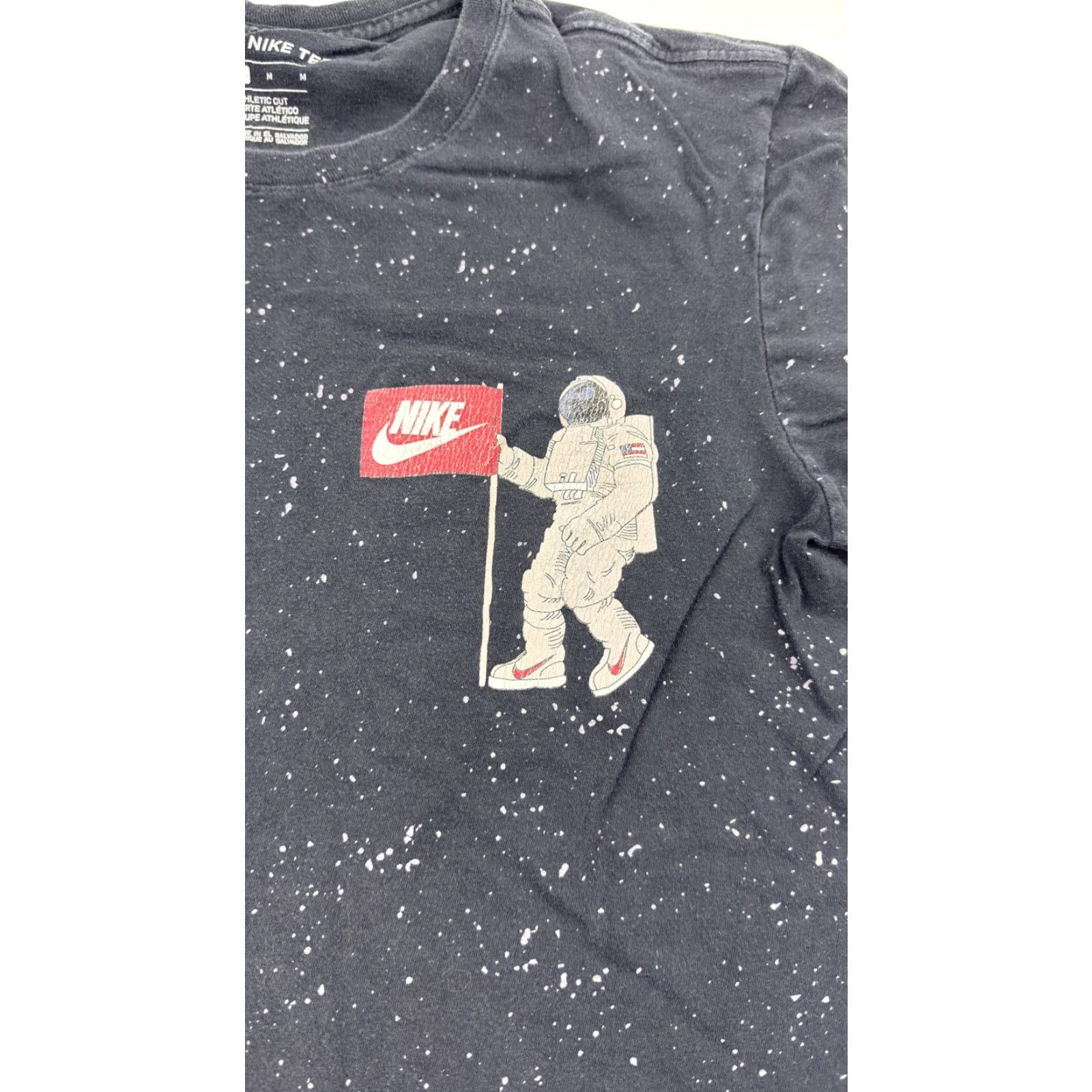 Nike Nike T-Shirt Men Medium Black Space Astronaut Swoosh Graphic Tee Vintage Style Size US M / EU 48-50 / 2 - 2 Thumbnail