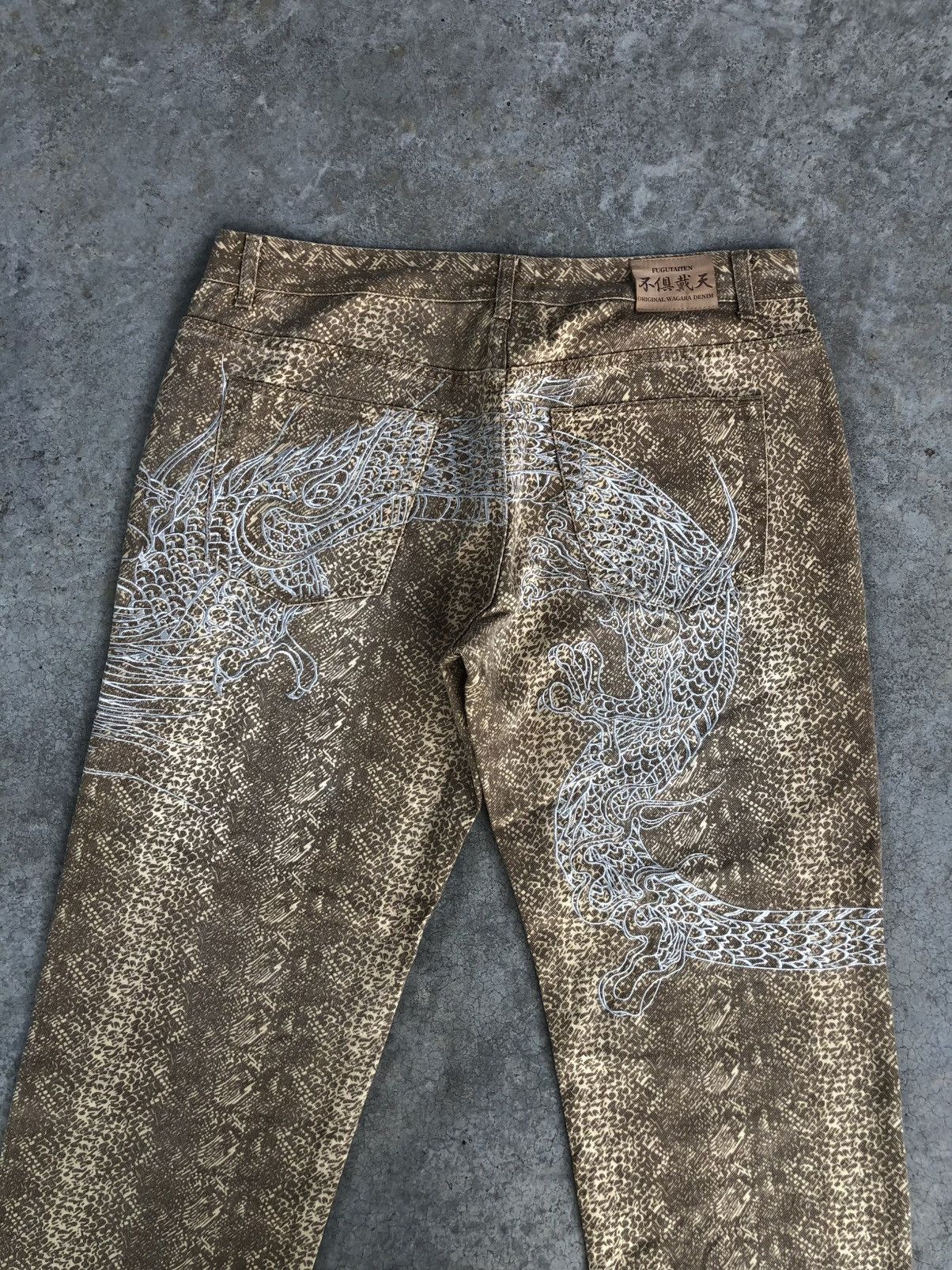 Japanese Brand Japanese Fugutaiten Embroidered Denim Snake Skin Baggy Size US 38 / EU 54 - 8 Thumbnail