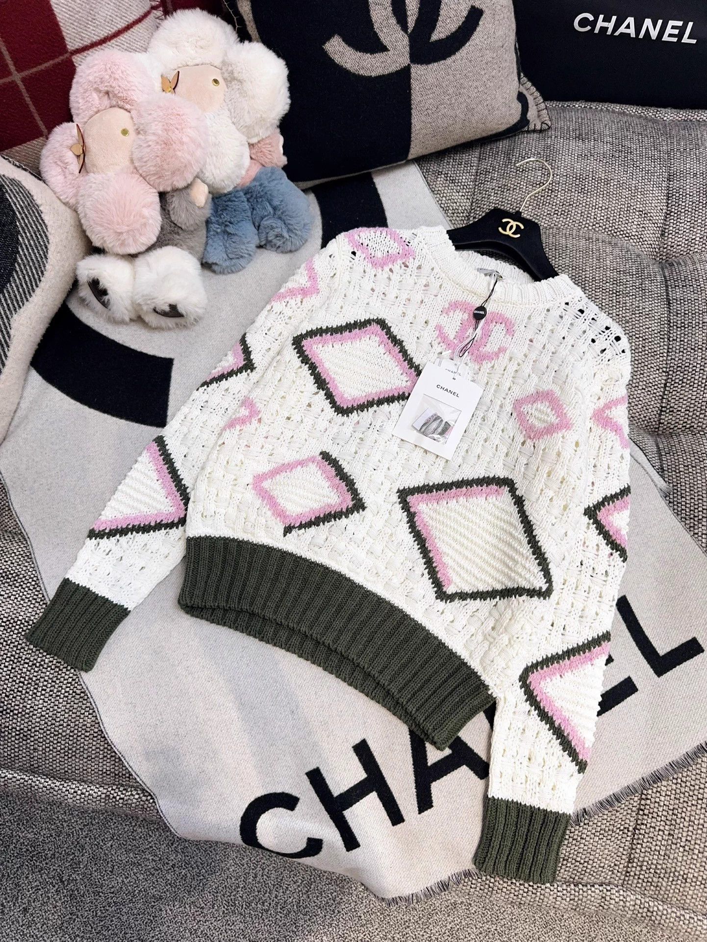 Chanel Chanel 20P Ivory Pink Logo Green Trim Geo Knit Top Size XS / US 0-2 / IT 36-38 - 3 Thumbnail
