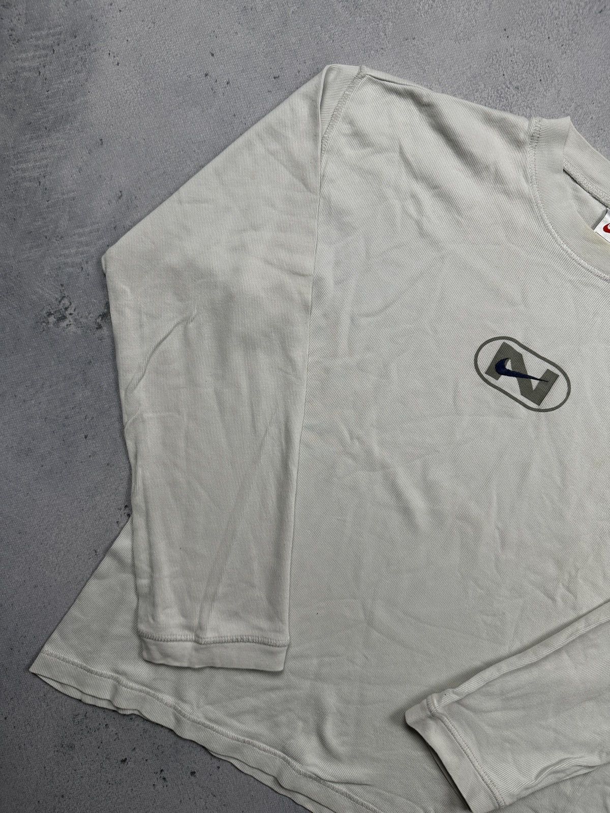 Nike Vintage Crewneck Nike Longsleeve center swoosh y2k logo USA Size US L / EU 52-54 / 3 - 2 Thumbnail