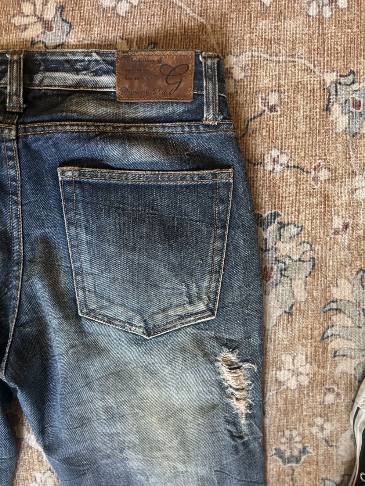 GOA GOA DISTRESSED FLARED JEANS Size US 29 - 5 Thumbnail