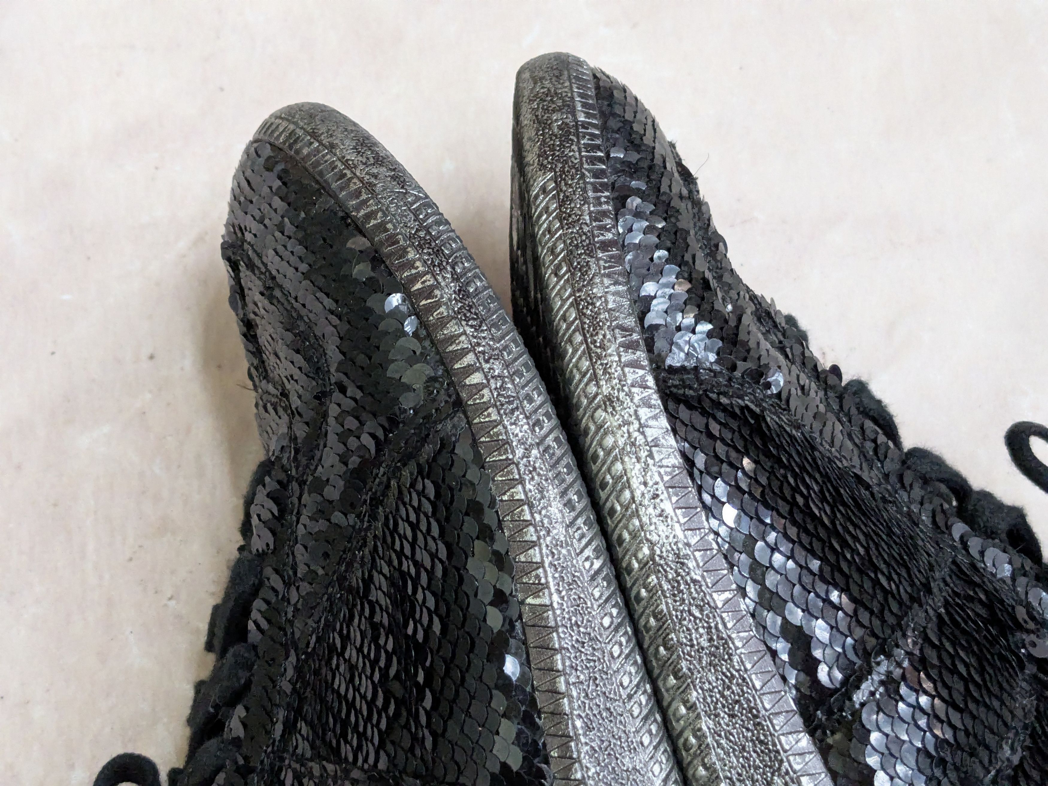 Maison Margiela Maison Margiela Replica GAT Black Sequins 8 41 Low Tops Size US 8 / EU 41 - 11 Thumbnail