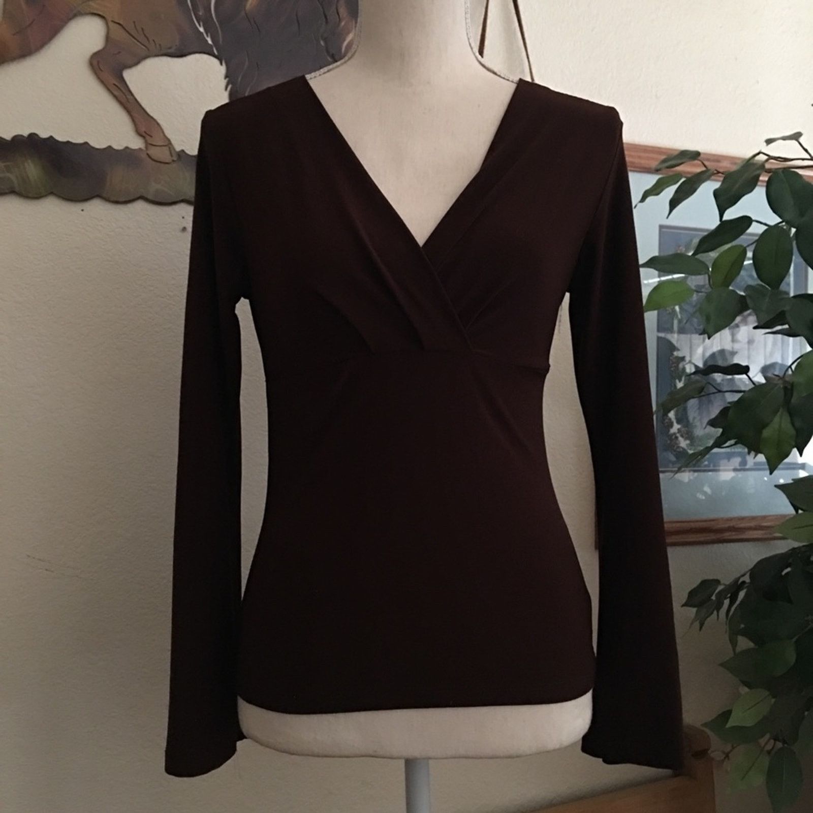 Other Nexxen 9 brown long sleeve v neck top EUC S Size S / US 4 / IT 40 - 2 Thumbnail