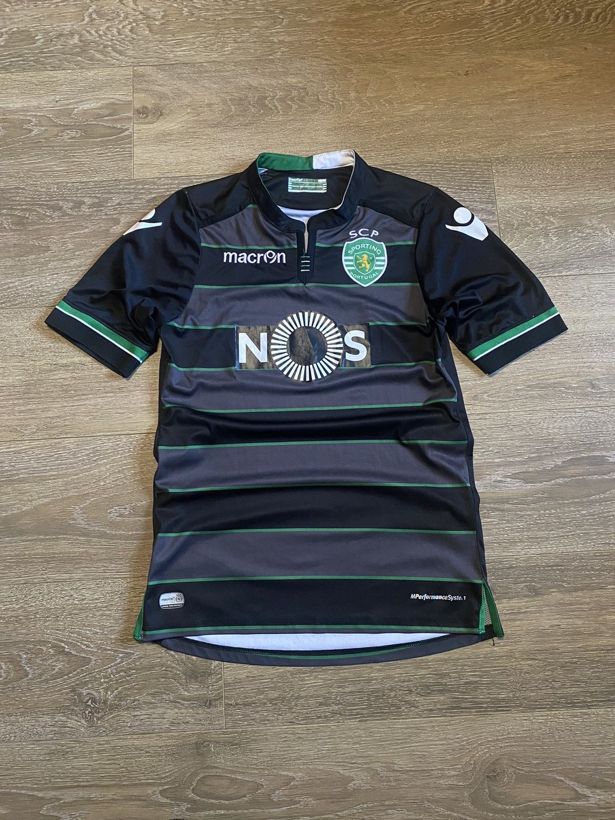 Macron Vintage SPORTING LISSABON 15/16 AWAY SHIRT FOOTBALL SOCCER Size US S / EU 44-46 / 1 - 1 Thumbnail
