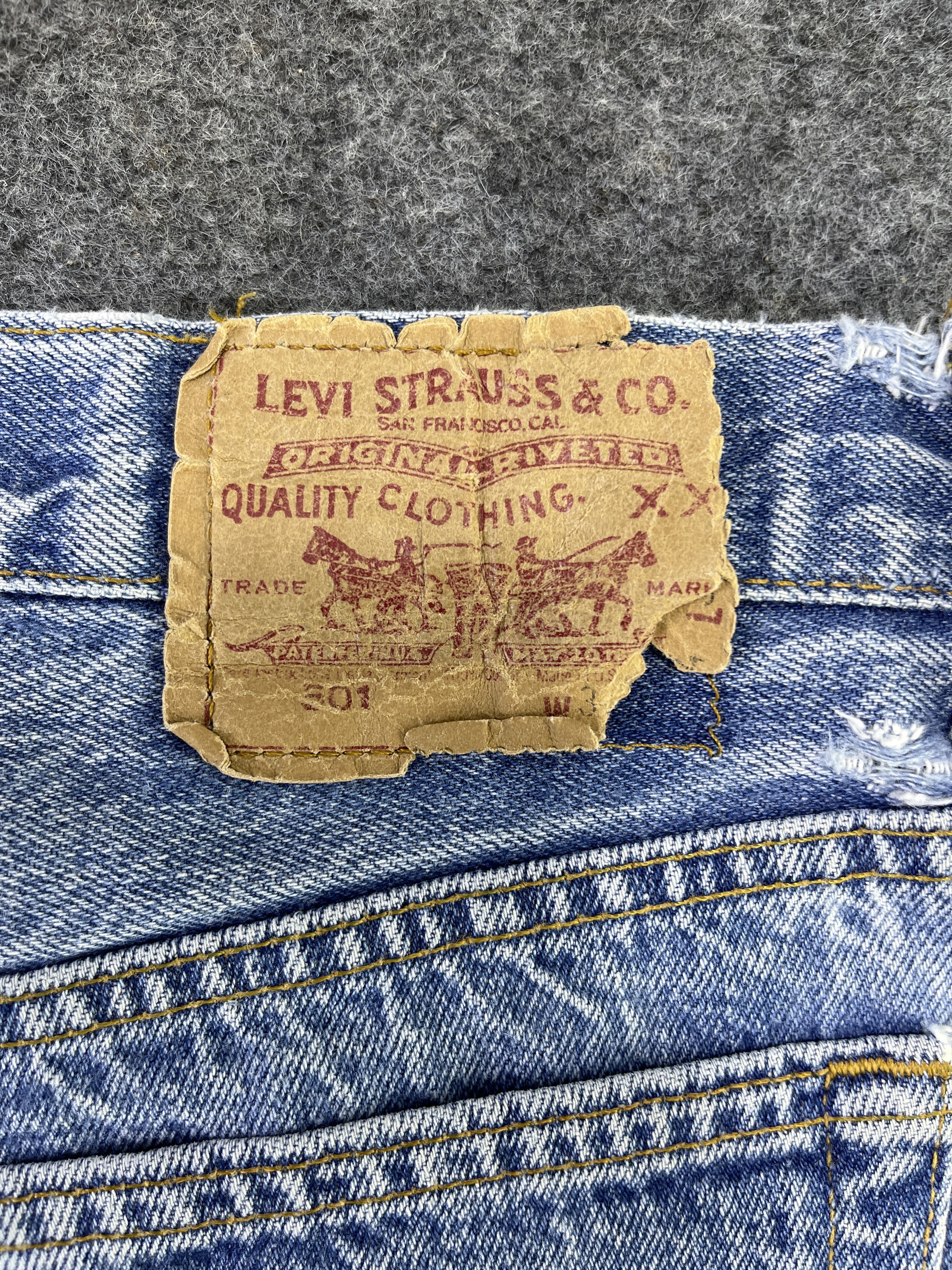 Levi's 90's Vintage Levis 501 Stone Wash Jeans - J918 Size US 33 - 6 Thumbnail