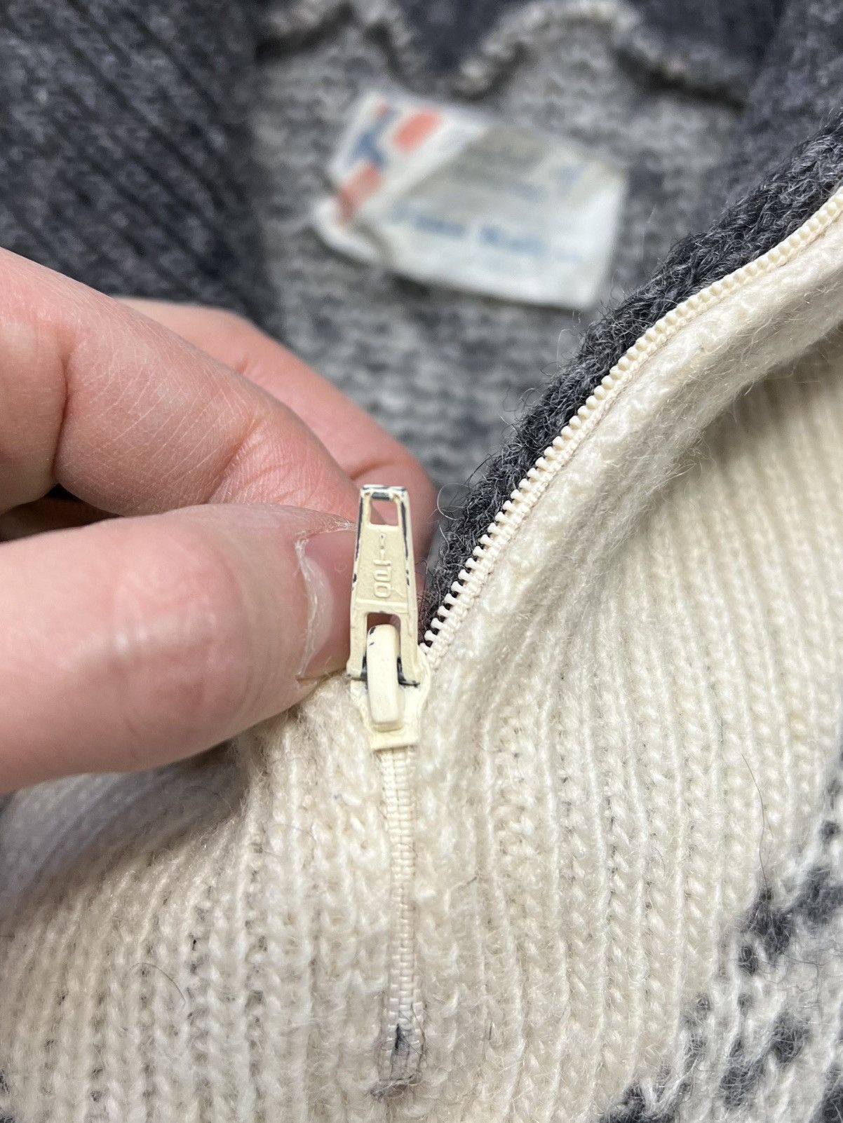 Vintage 70’s Rare Thick Sweater Fana Knit Norway vintage wool 70’s Size US L / EU 52-54 / 3 - 4 Thumbnail
