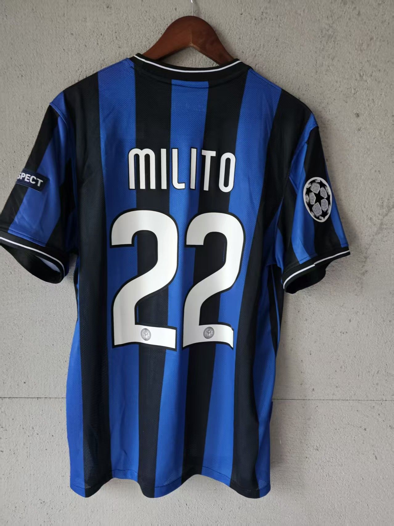 Nike Diego Milito Jersey 2010 Inter Milan Size US XL / EU 56 / 4 - 1 Thumbnail