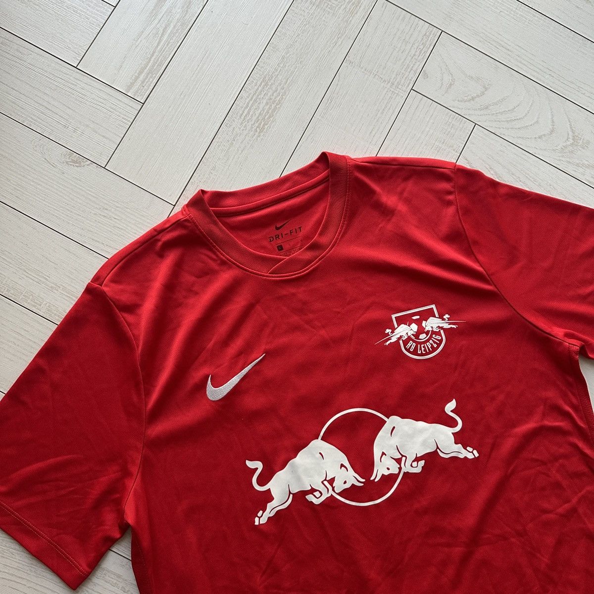 Red Bull Red Bull Leipzig Anniversary Edition Football jersey 2019 Size US L / EU 52-54 / 3 - 9 Thumbnail