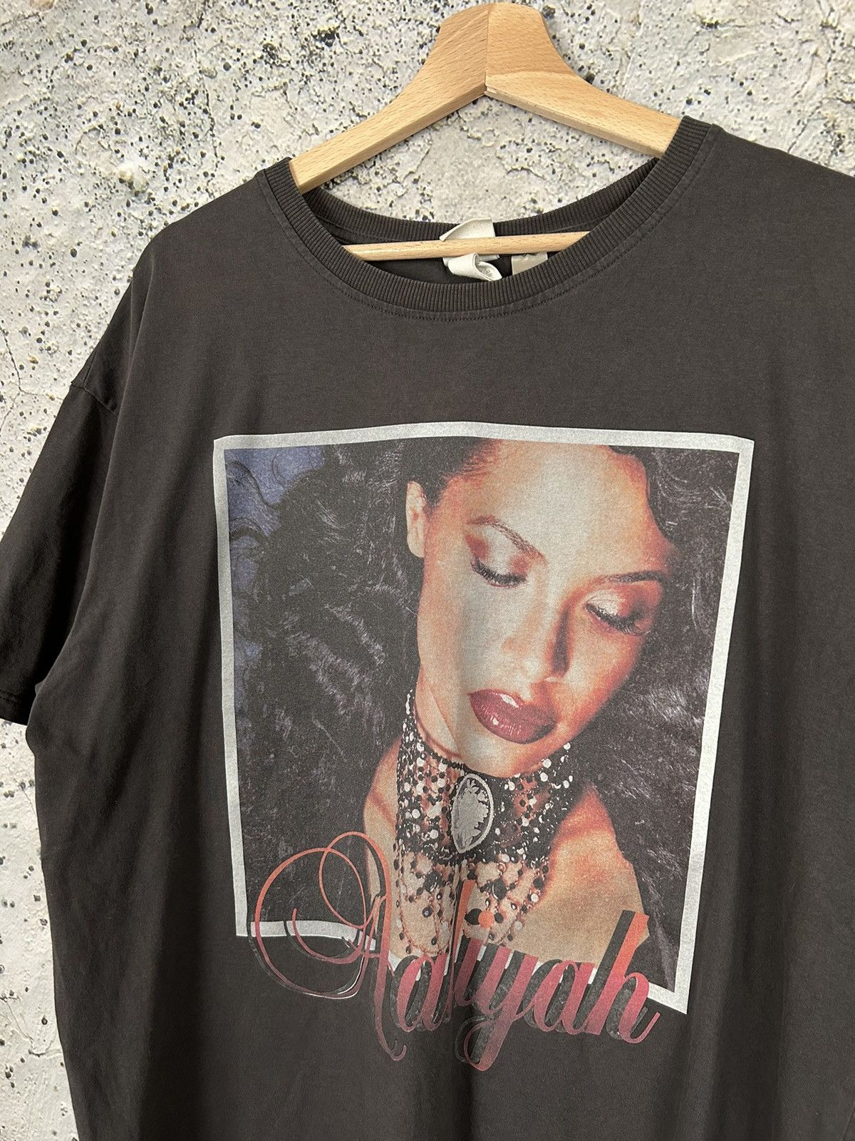 H&M Aaliyah Rap Graphic Tee H&M Music Streetwear Vintage Size US M / EU 48-50 / 2 - 3 Thumbnail