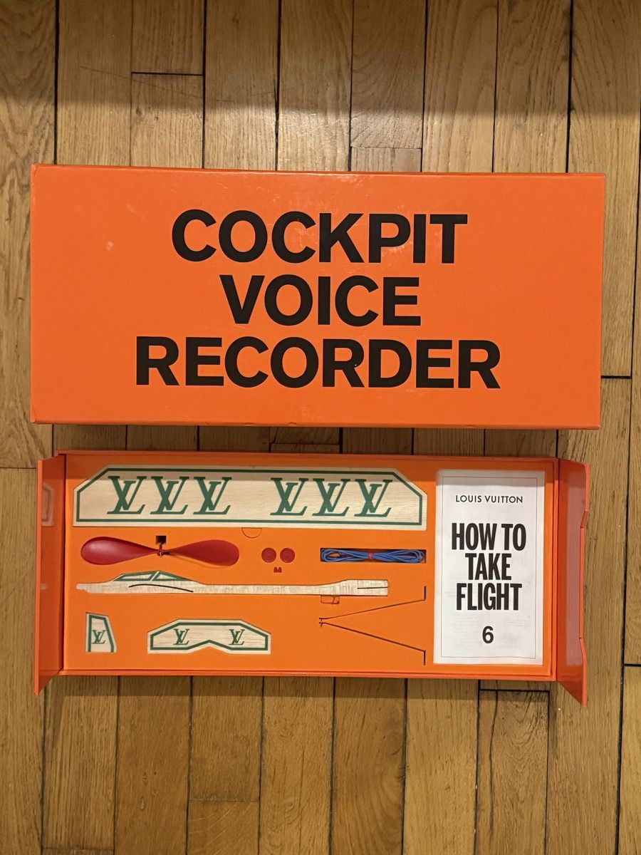 Louis Vuitton × Virgil Abloh Louis Vuitton « Cockpit Voice Recorder » plane invite Size ONE SIZE - 2 Thumbnail