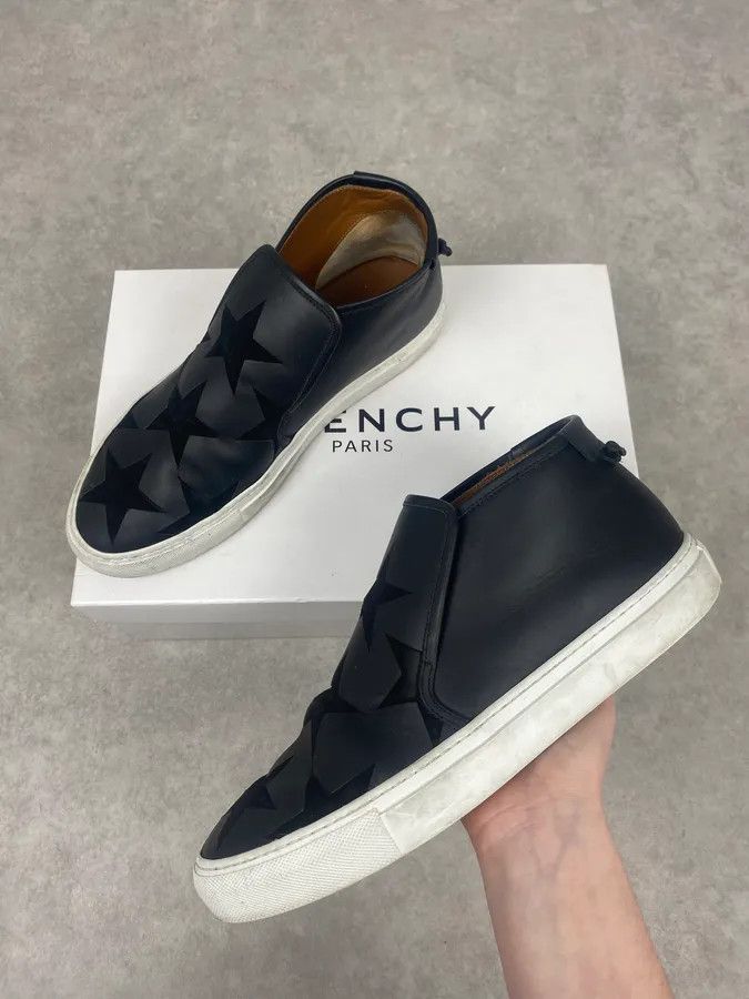 Givenchy 2010s Givenchy Black Stars Leather Slip On By Riccardo Tisci Size US 9 / EU 42 - 1 Thumbnail
