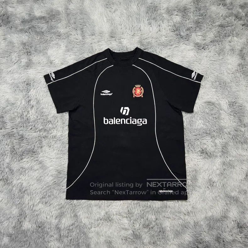Balenciaga Balenciaga Manchester United Embroidered Football Short Sl Size US M / EU 48-50 / 2 - 1 Thumbnail