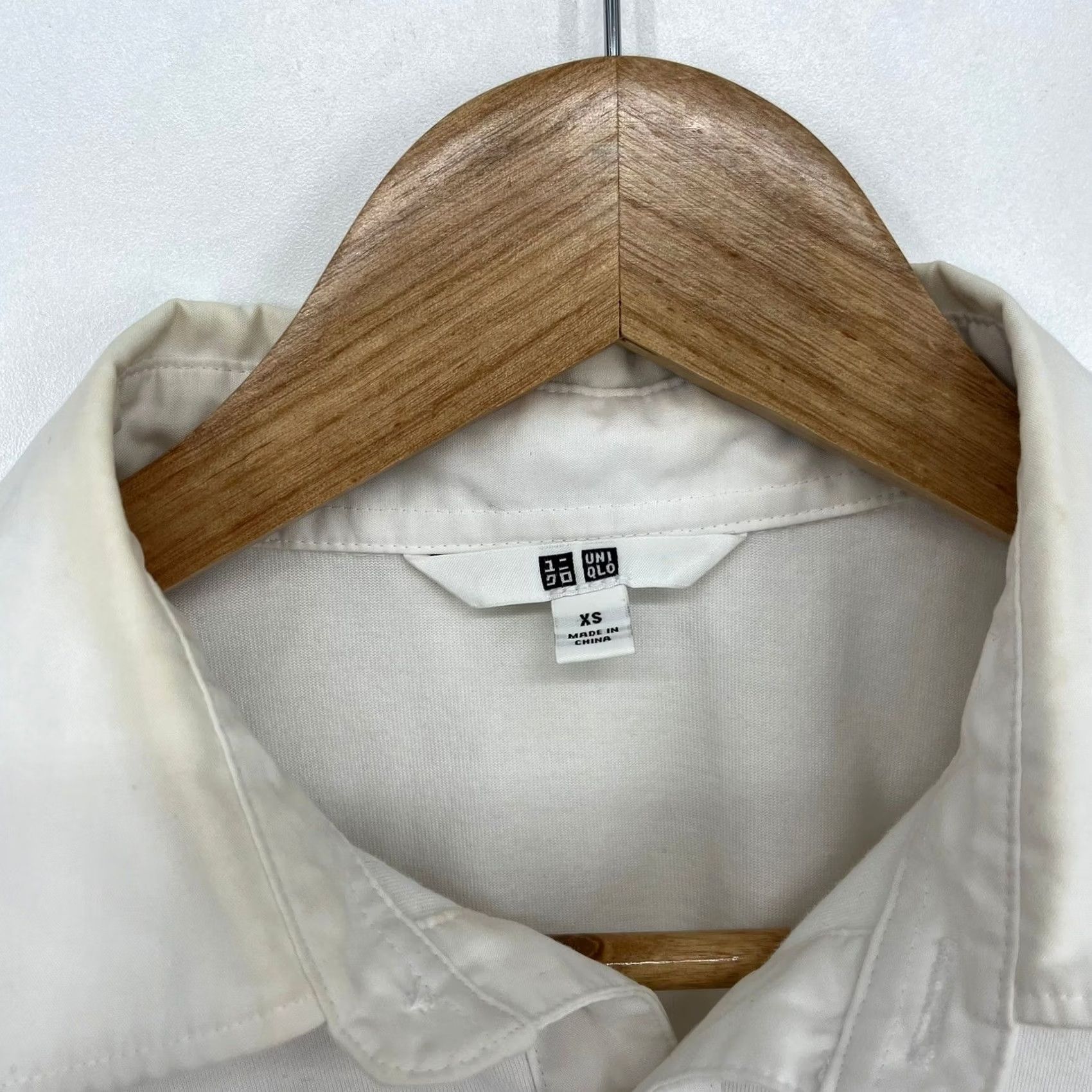 Uniqlo Uniqlo Polo White Short Sleeve Pocket Shirt XS Adult Women Casual Workwear Size XS / US 0-2 / IT 36-38 - 2 Thumbnail