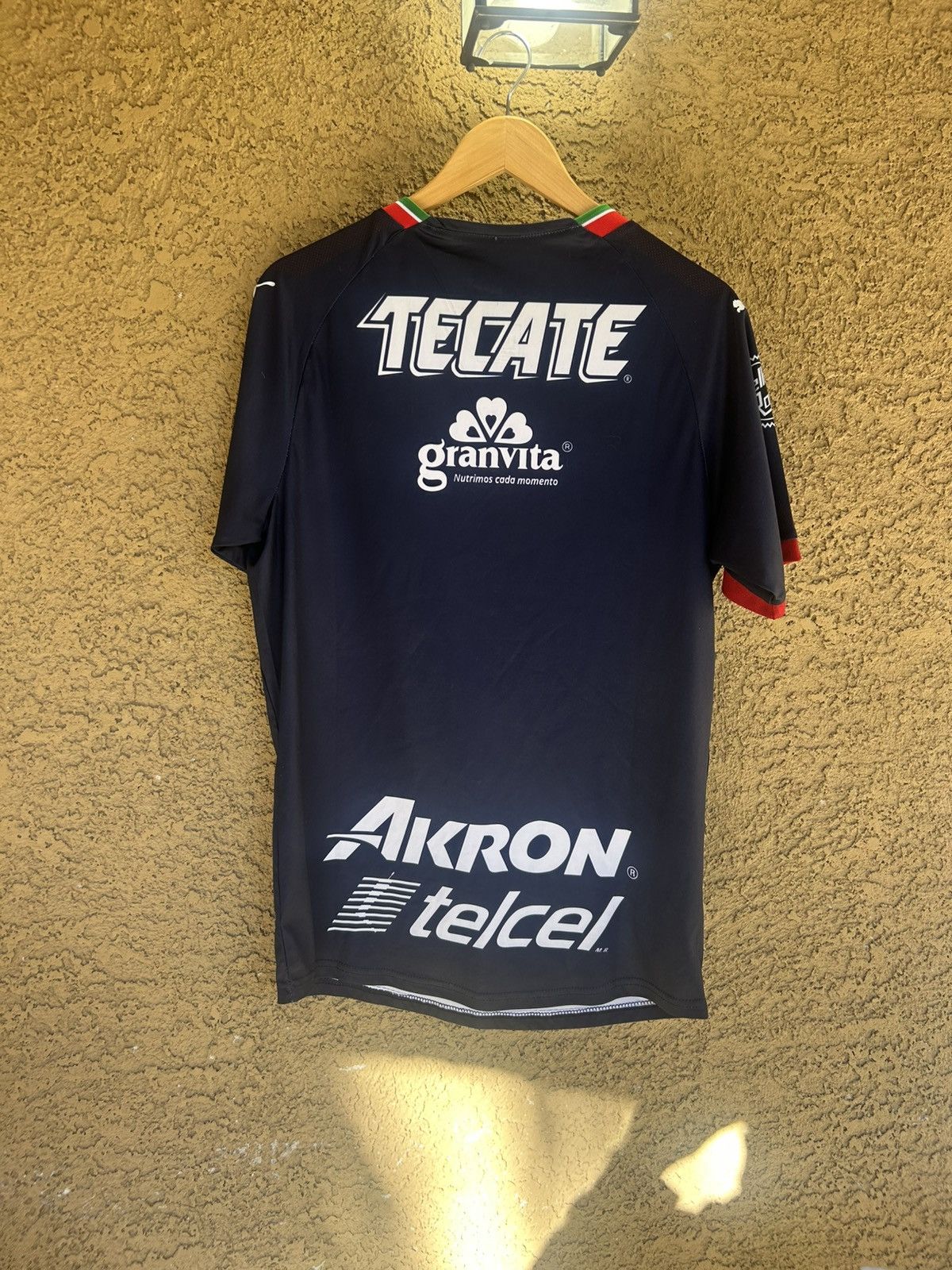 Puma 2018 Puma Guadalajara Chivas Mexico Soccer Jersey Size M Size US M / EU 48-50 / 2 - 3 Thumbnail