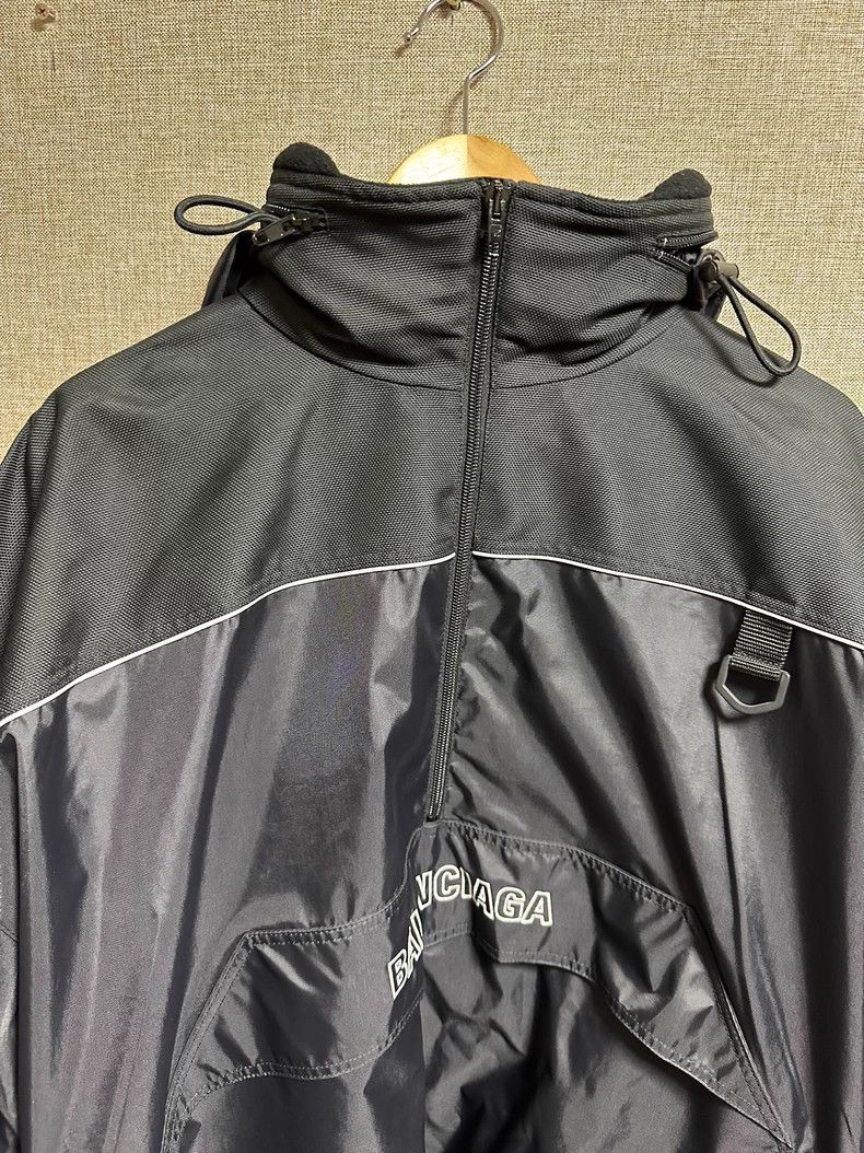 Balenciaga Balenciaga Embroidered Logo Reflective Half-Zip Sports Win Size US S / EU 44-46 / 1 - 4 Thumbnail