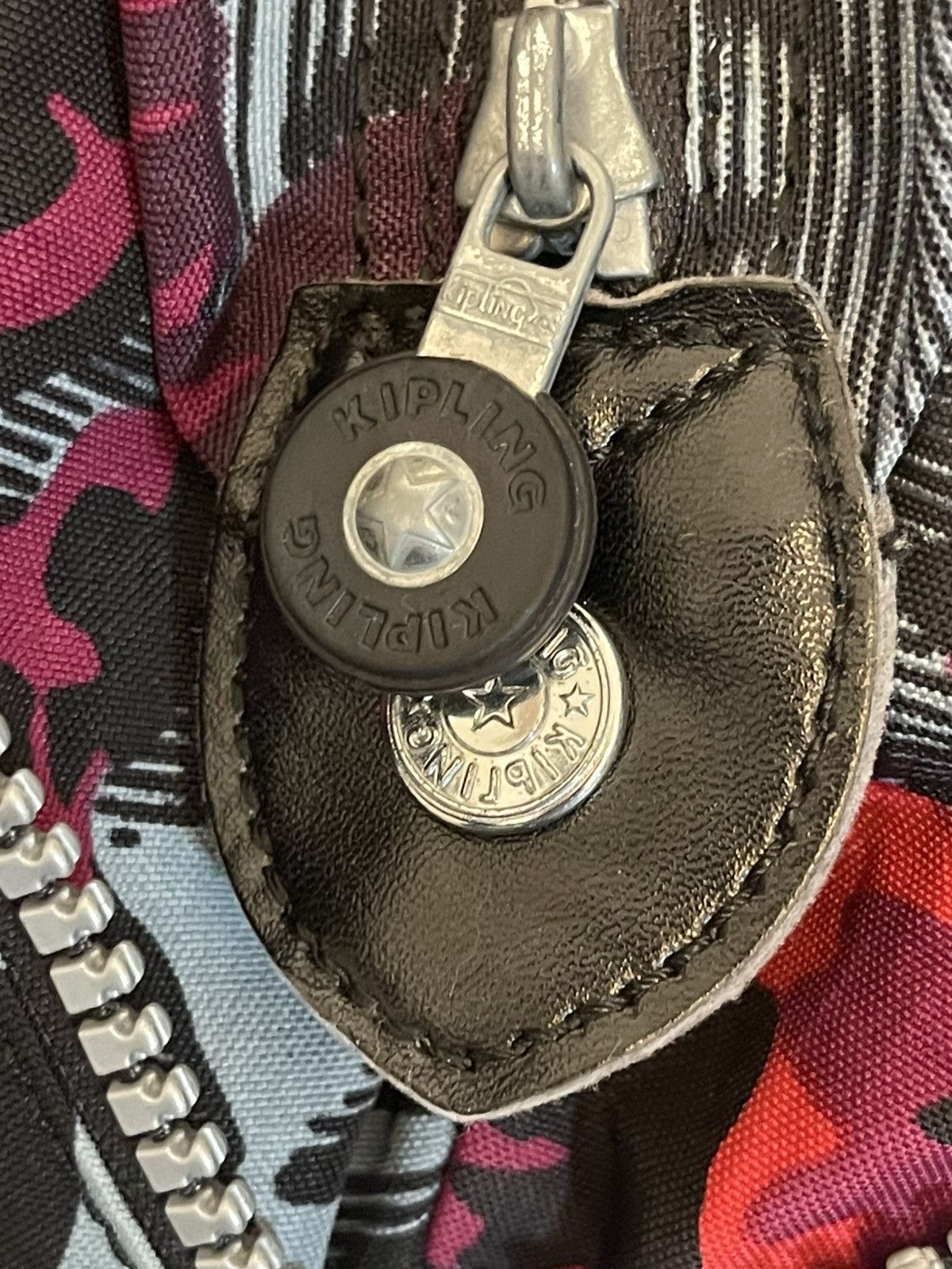 Japanese Brand KIPLING VINTAGE AVANT GARDE Y2K FLOWERS MONKEY BIG BAG Size ONE SIZE - 9 Thumbnail