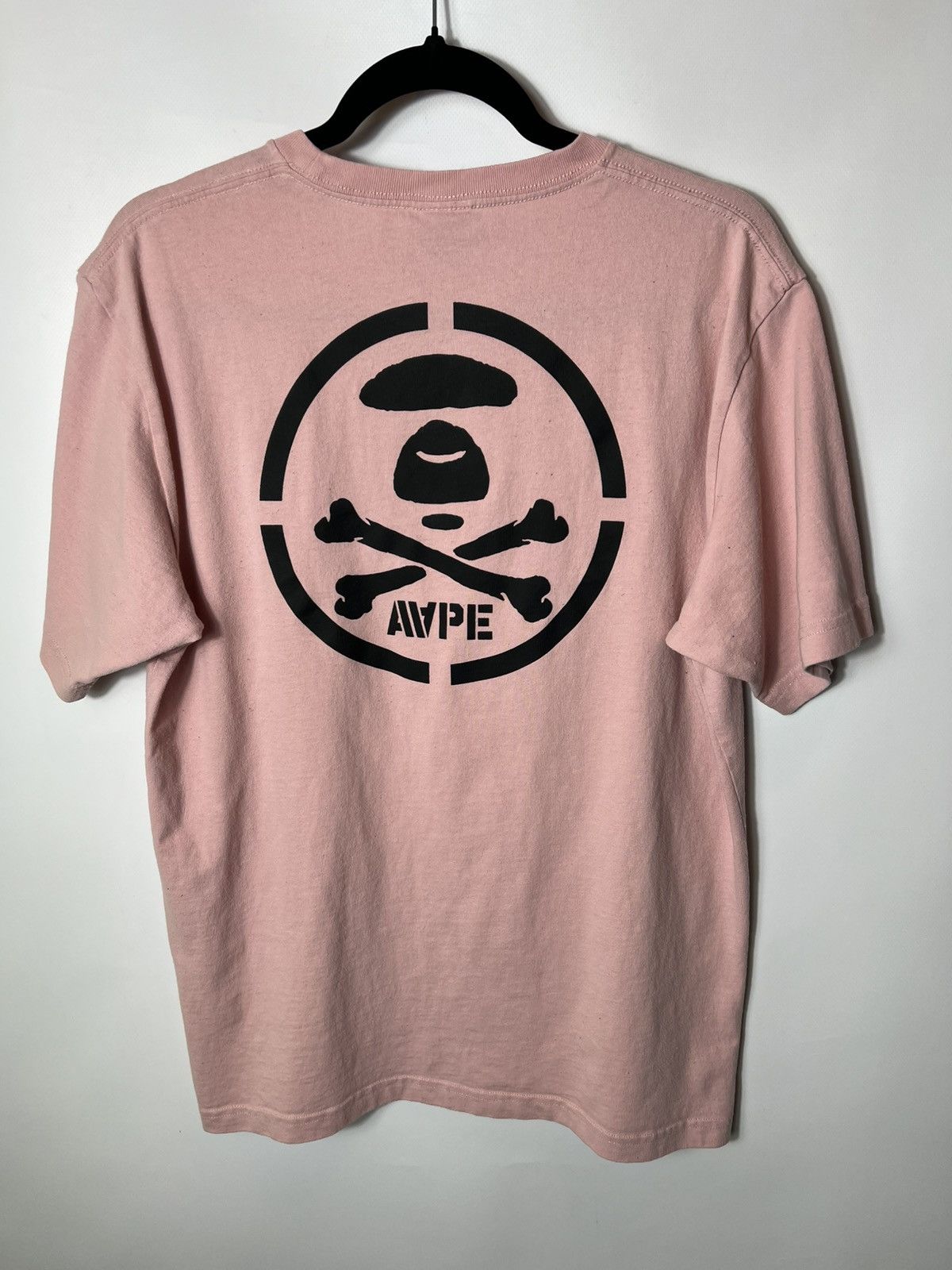 Aape Vintage streetwear y2k A bathing ape bape pink T-shirt Size US L / EU 52-54 / 3 - 11 Thumbnail