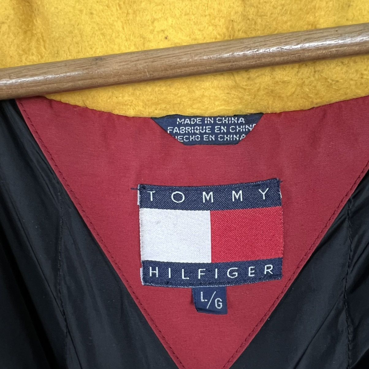 Tommy Hilfiger Vintage 90's TOMMY HILFIGER Utility Puffer Jacket #4063-C185 Size US L / EU 52-54 / 3 - 15 Thumbnail