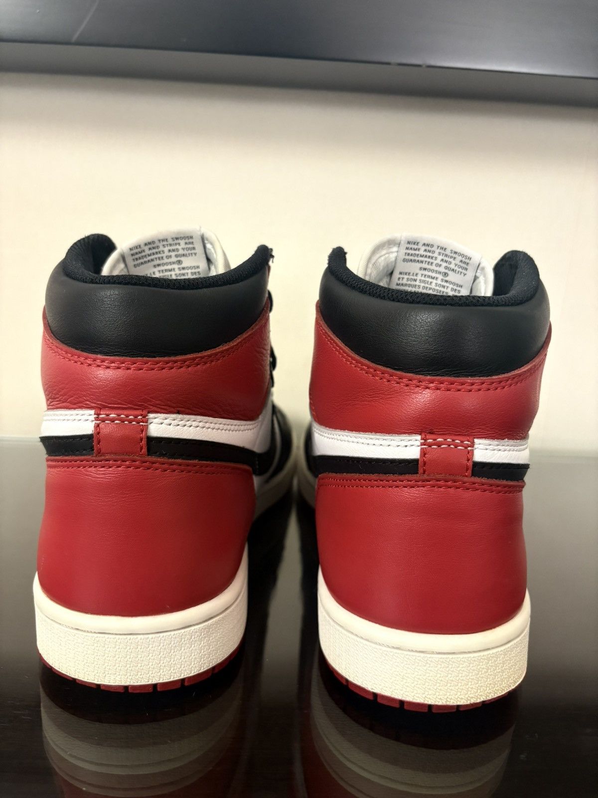 Jordan Brand Jordan 1 Retro High OG Black Toe 2016 Sz 10 Nike Air Size US 10 / EU 43 - 9 Thumbnail