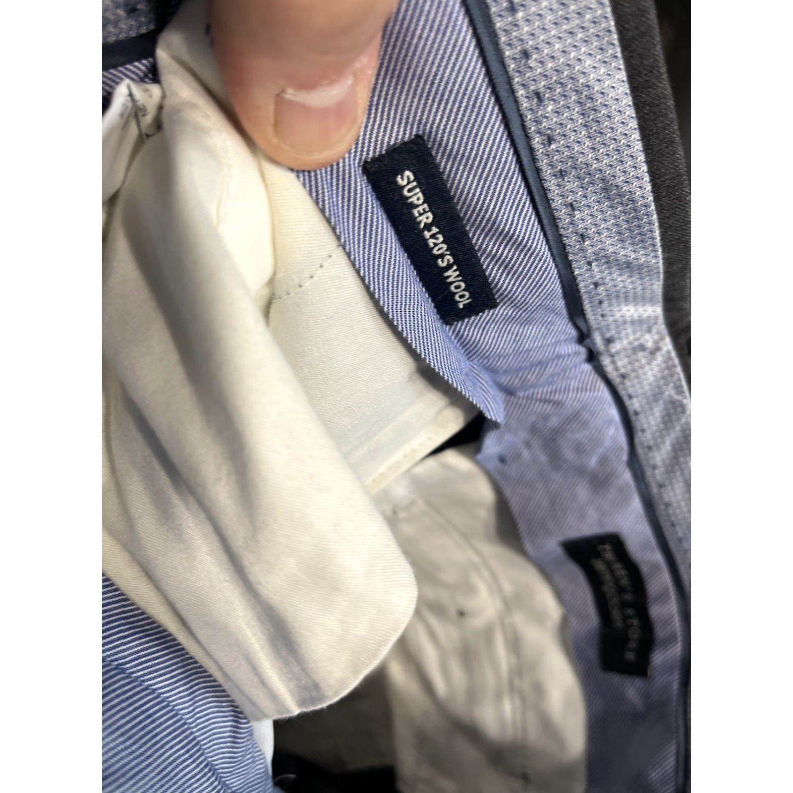 Bloomingdale's Bloomingdale's Men's Pants Wool Dress Pants Tailored Gray 38x30 Regular Inseam 30 Waist 38 Size 38 Mens Brand Bloomingdale's Size US 38 / EU 54 - 6 Thumbnail
