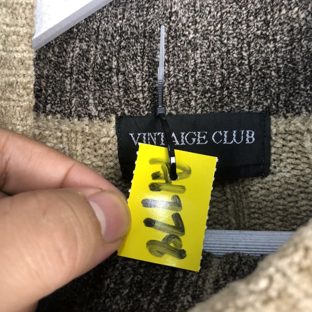 Homespun Knitwear × Japanese Brand Vintage Club Brown Knitwear #A1778 Size US L / EU 52-54 / 3 - 10 Thumbnail