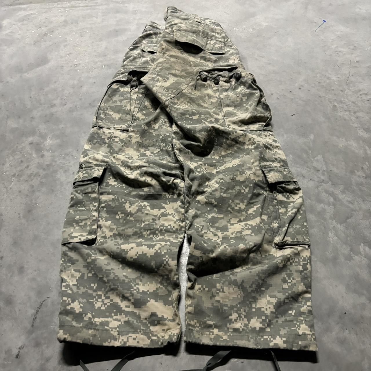 Japanese Brand × Vintage Crazy Vintage Y2K/2000s Military Army Camo Skater Cargo Pants! Size US 27 - 4 Thumbnail