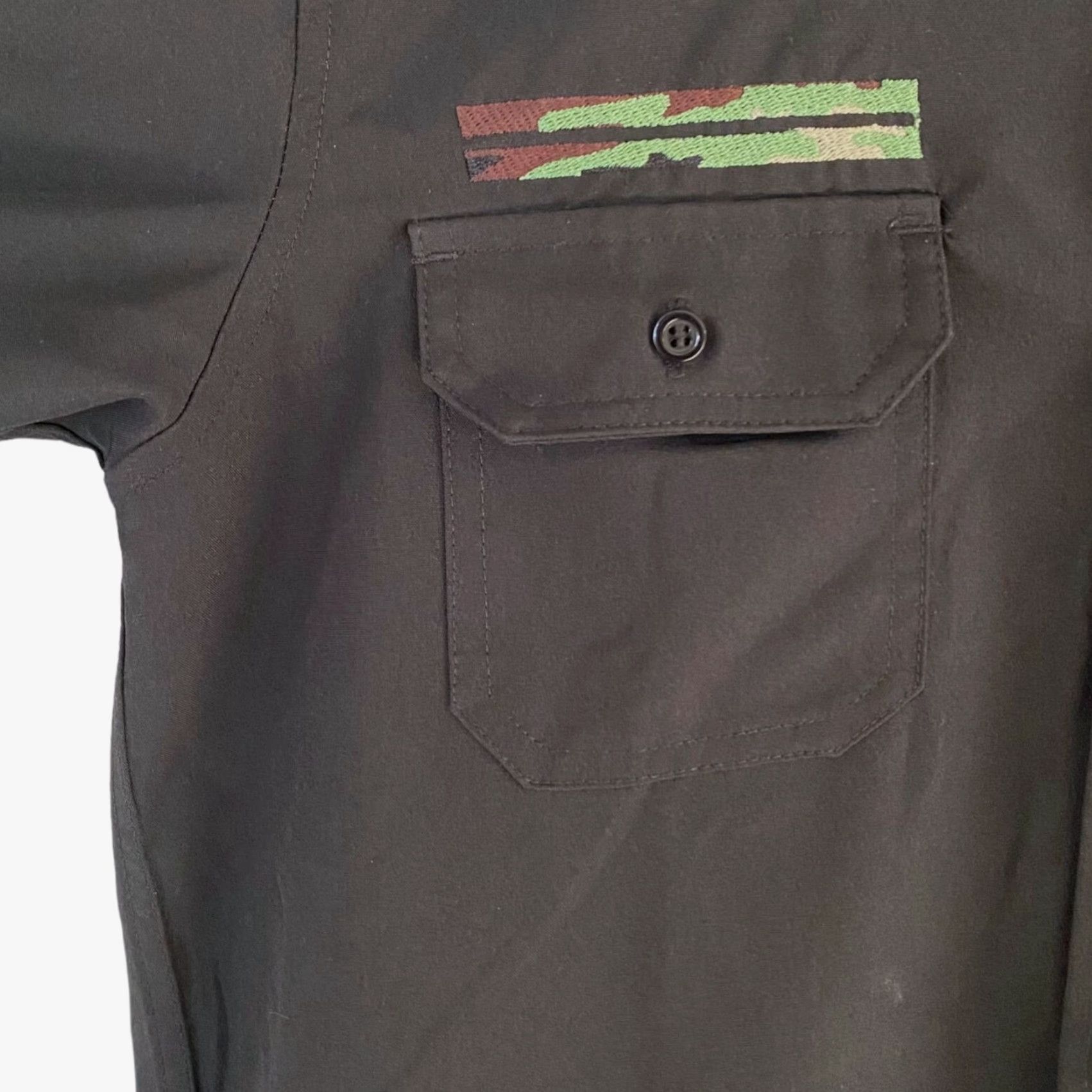 Airwalk Airwalk Button-Up Shirt Men’s Medium Black Military Skater Long-Sleeve Patches Size US M / EU 48-50 / 2 - 7 Thumbnail