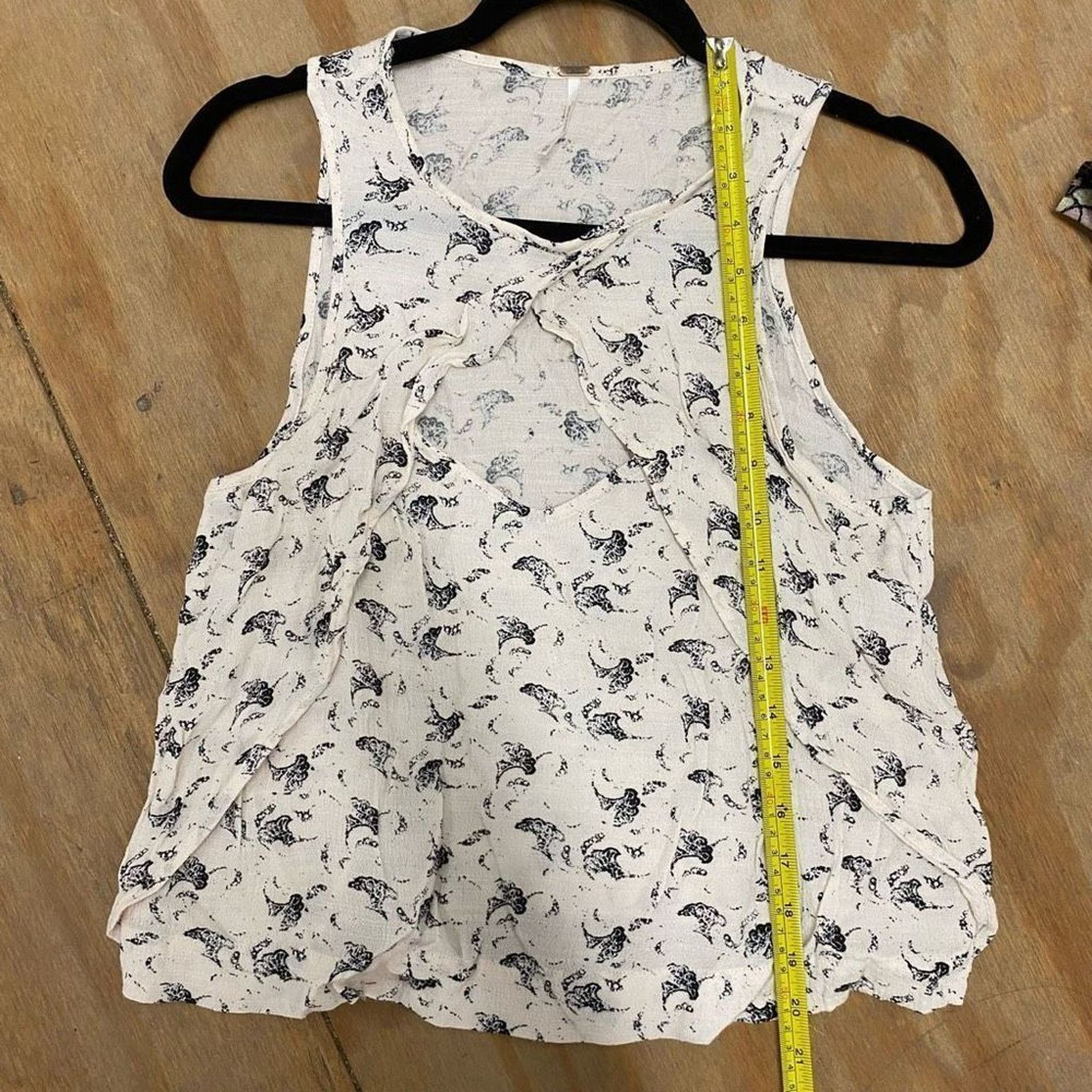 Free People Free People Crinkle Printed Look Through Top in Tea XS, $68 Size XS / US 0-2 / IT 36-38 - 9 Thumbnail