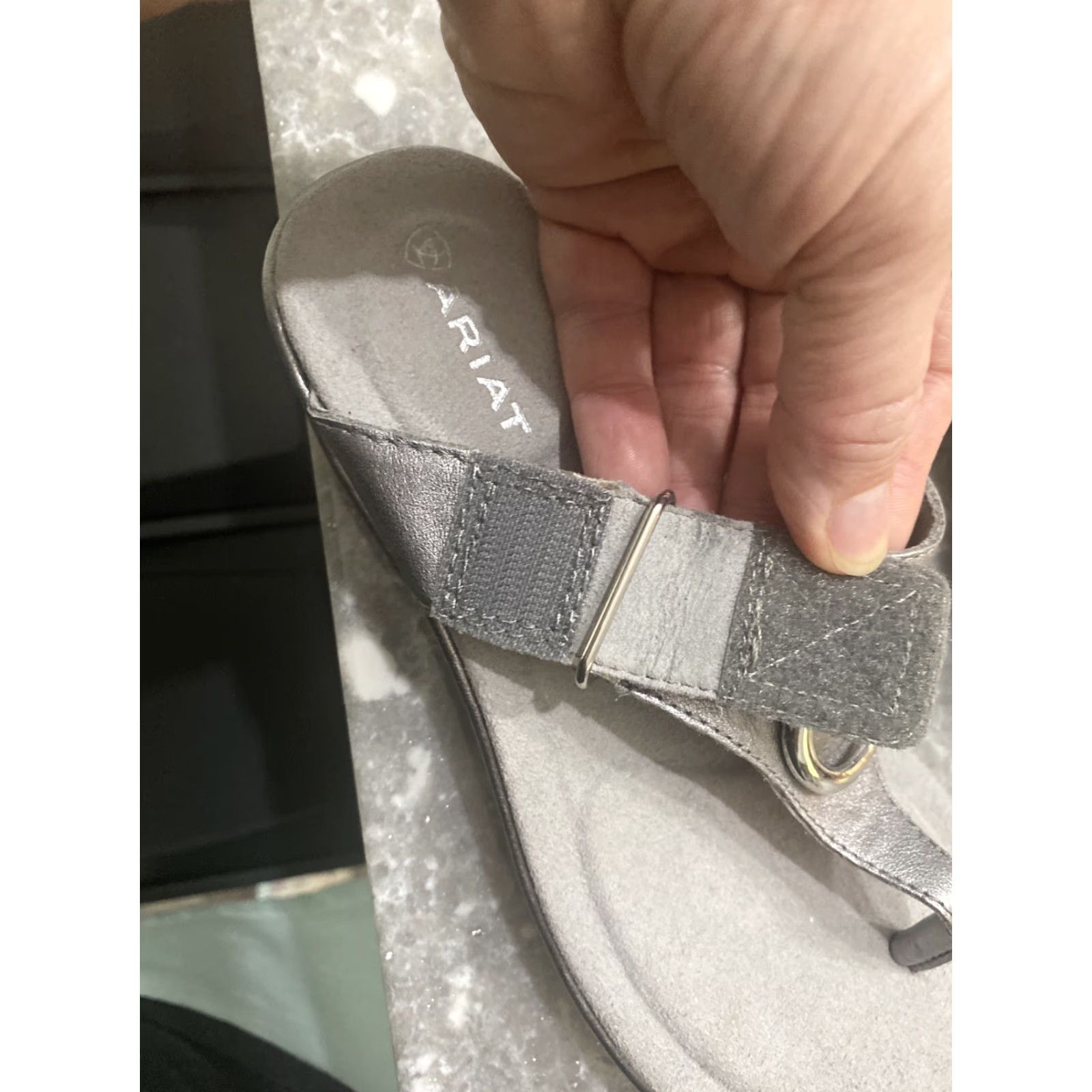 Ariat Ariat Thong Sandals Silver Leather 10017469 Ring Accent adj Strap Size 6.5B NEW Size US 7 / IT 37 - 4 Thumbnail