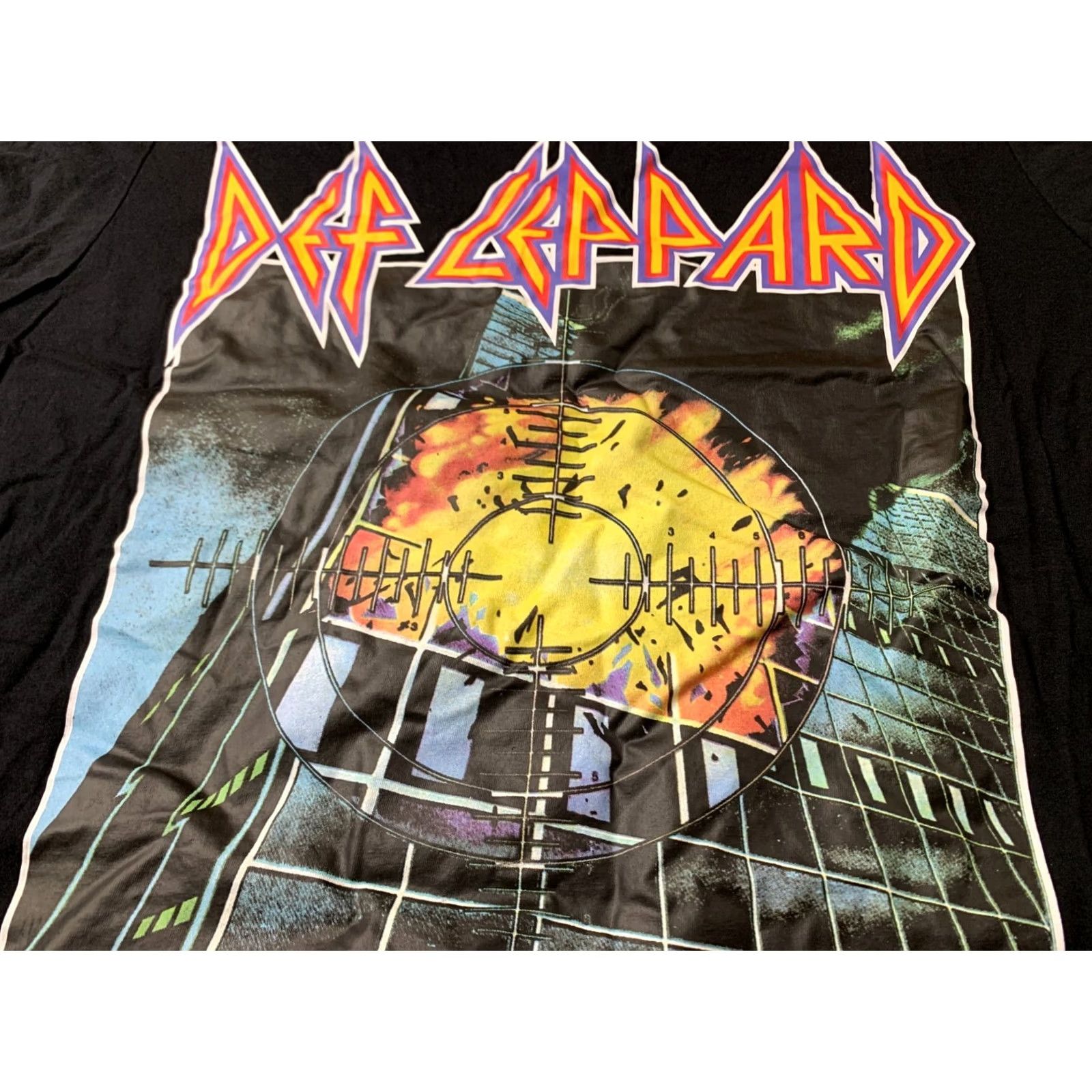 Vintage DEF LEPPARD Pyromania 2023 MEN Shirt XL Black T-SHIRT Official Product Size XL Shirt Men Def Leppard Pyromania 2023 Size US XL / EU 56 / 4 - 4 Thumbnail