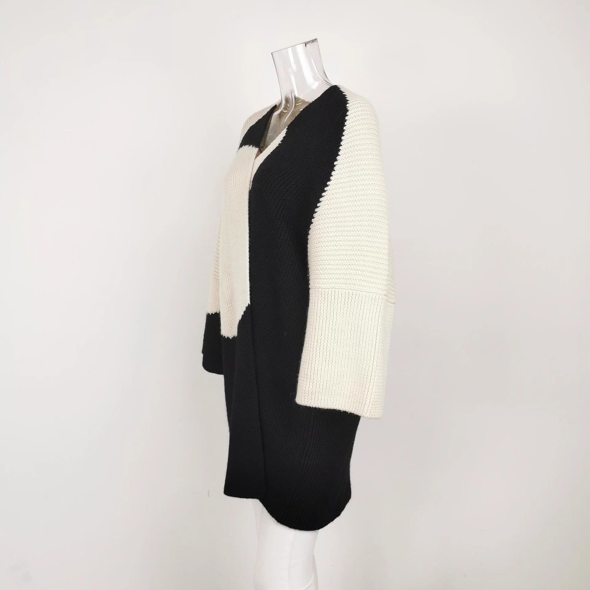 Valentino 98 New Valentino Wool Color Blocked V-neck XS Coat Size XS / US 0-2 / IT 36-38 - 6 Thumbnail