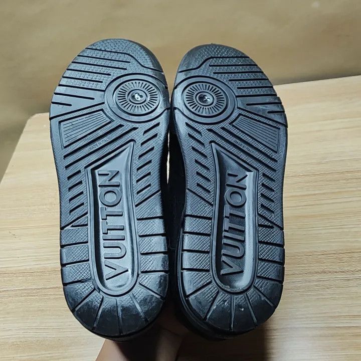 Louis Vuitton Louis Vuitton Black Trainer Sneakers -2508 Size US 7.5 / EU 40-41 - 2 Thumbnail