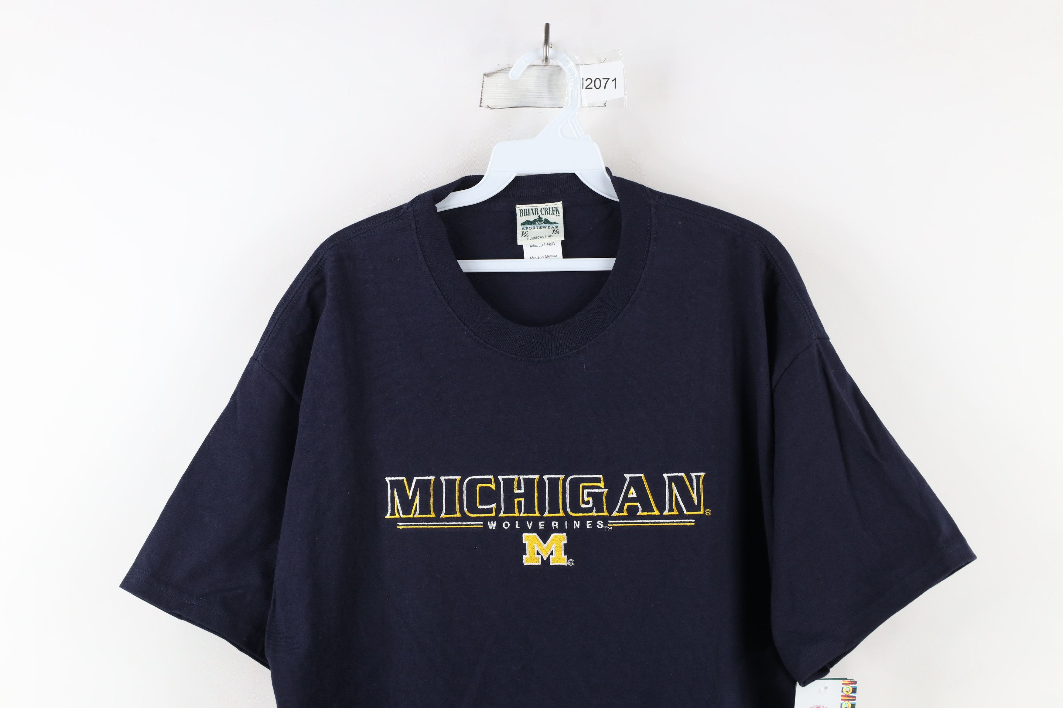 Vintage Deadstock Vintage 90s University of Michigan T-Shirt Blue Size US L / EU 52-54 / 3 - 2 Thumbnail