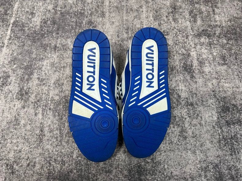 Louis Vuitton Louis Vuitton TRAINER white and blue embossed presbyopic s Size US 6 / EU 39 - 7 Thumbnail