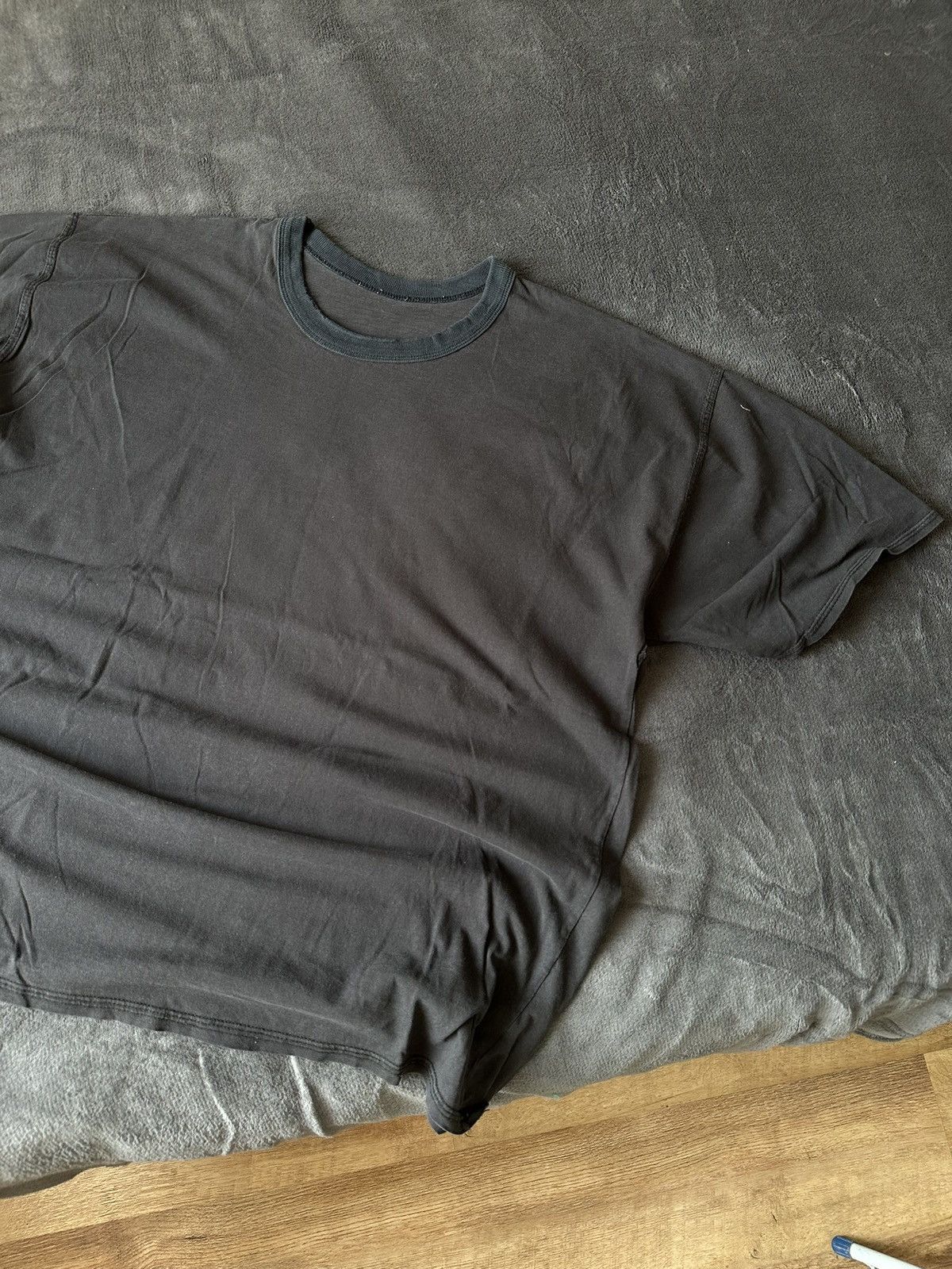 Japanese Brand × Vintage Faded Blank Tee Box Feet Size L Size US L / EU 52-54 / 3 - 3 Thumbnail