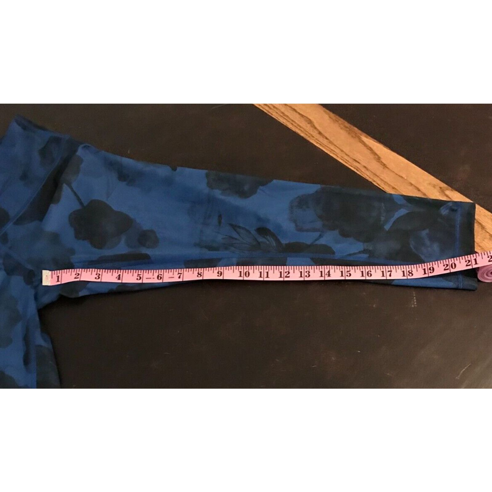 Lululemon Lululemon Wunder Under Crop II *Full-On Luxtreme Size 28" / US 6 / IT 42 - 6 Thumbnail