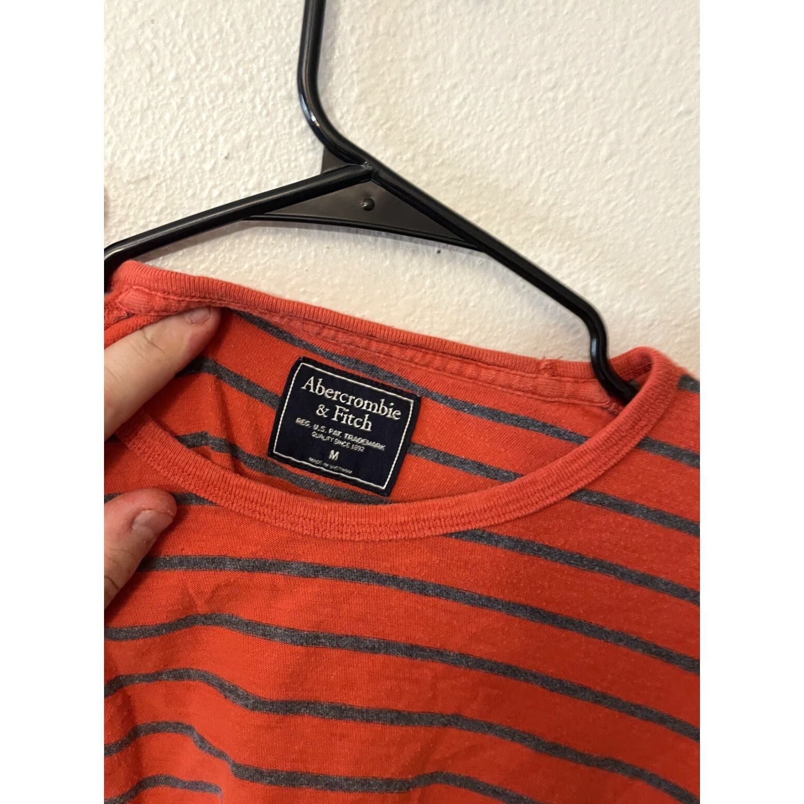 Abercrombie & Fitch Abercrombie & Fitch Men’s Orange & Gray Striped LS Crewneck Waffle Knit Top Sz M Shirt Adult Medium Orange Knit Pattern Striped Mens Size US M / EU 48-50 / 2 - 3 Thumbnail