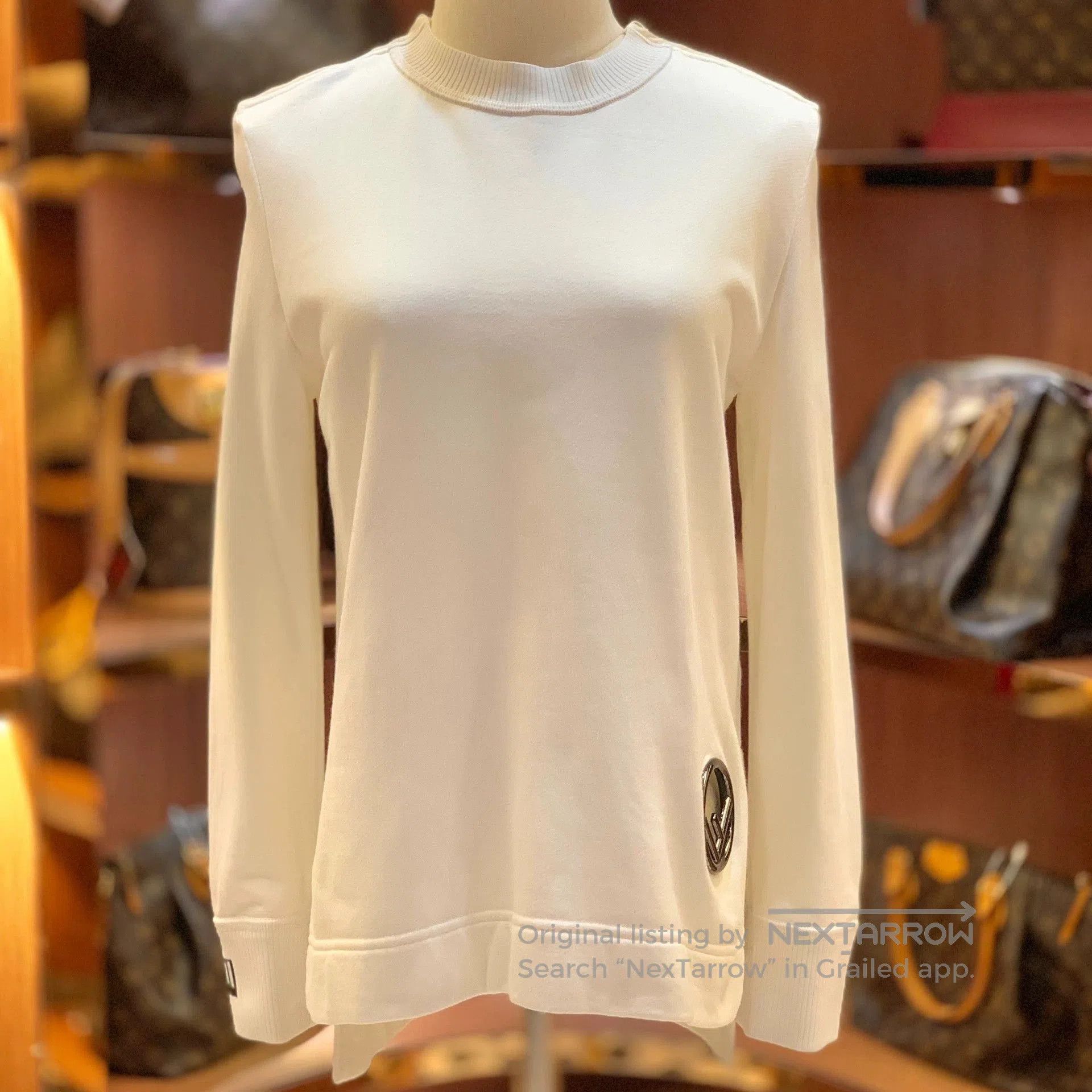 fendi women's sweatshirt in off-white color.