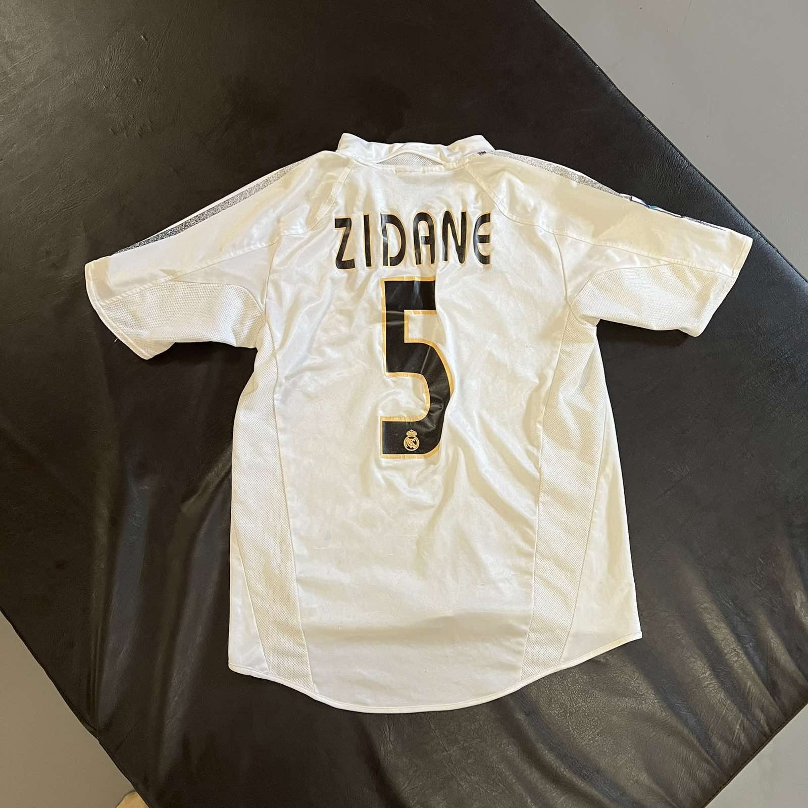 Adidas Vintage Zidane Adidas Real Madrid soccer jersey 2004 Sz S Size US S / EU 44-46 / 1 - 1 Thumbnail