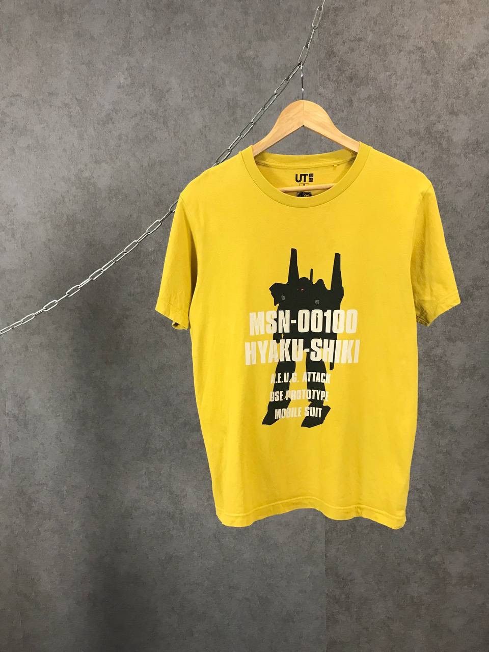 Anime × Uniqlo Uniqlo x Gundam Gunpla 40th Anniversary tee Size US M / EU 48-50 / 2 - 1 Thumbnail