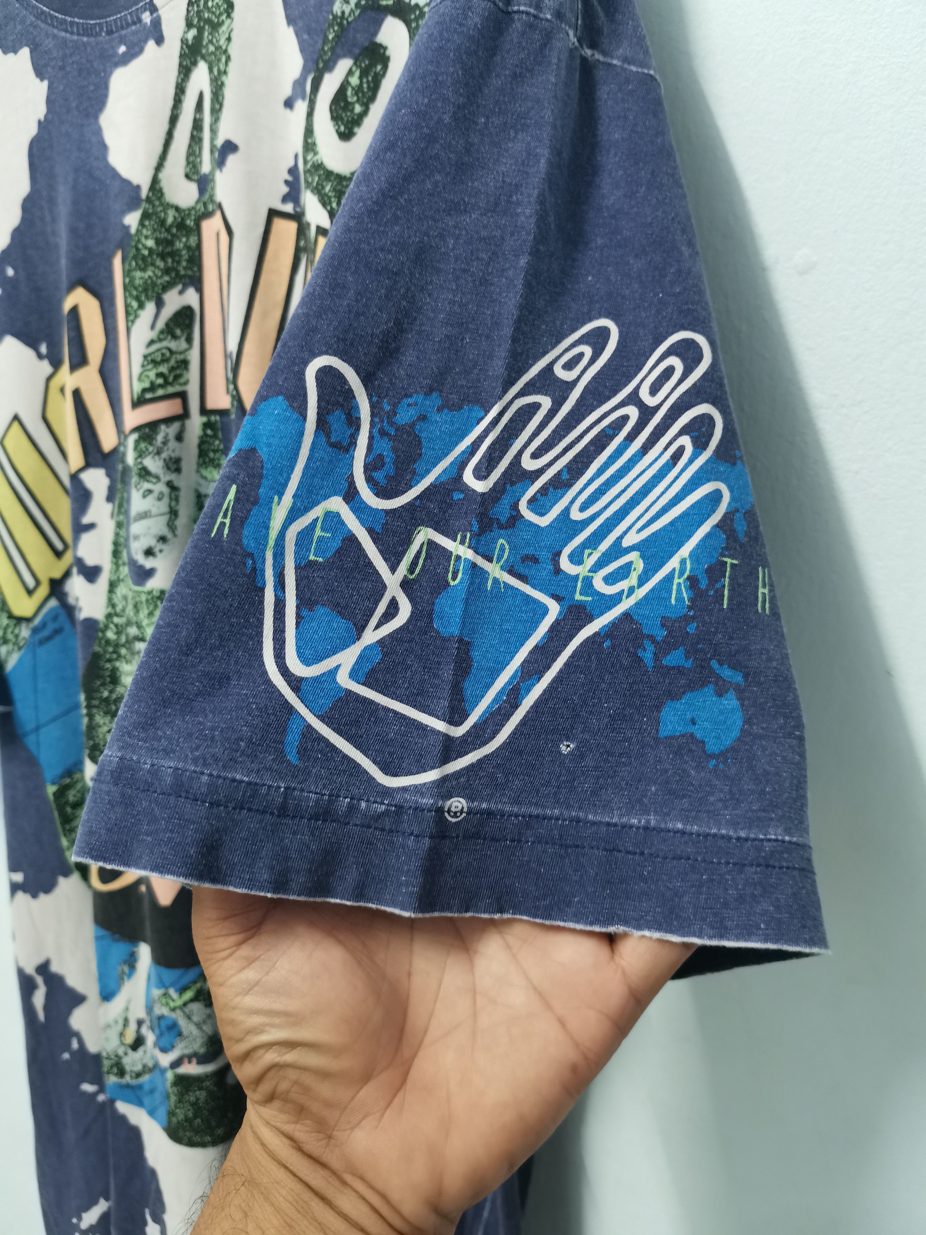 Body Glove Vintage Body Glove Worldwide Concern OverPrint Rap Tee Skate Size US XL / EU 56 / 4 - 4 Thumbnail