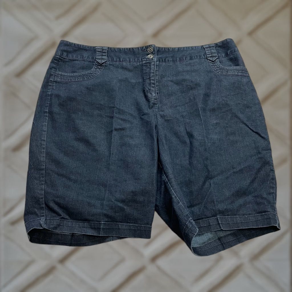Vintage VINTAGE Cato Women's Chino Shorts Plus Size 20W Blue Chambray Cotton Casual Pockets 10" Inseam Size 42" / US 20 - 1 Thumbnail