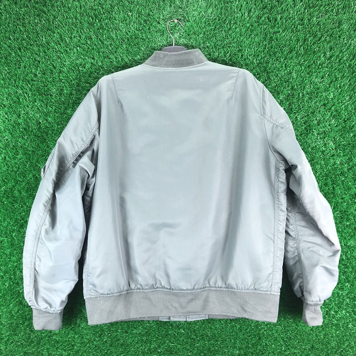 Uniqlo Uniqlo Thrashed Bomber Jacket Type MA-1 Custom Patches Size US XL / EU 56 / 4 - 4 Thumbnail