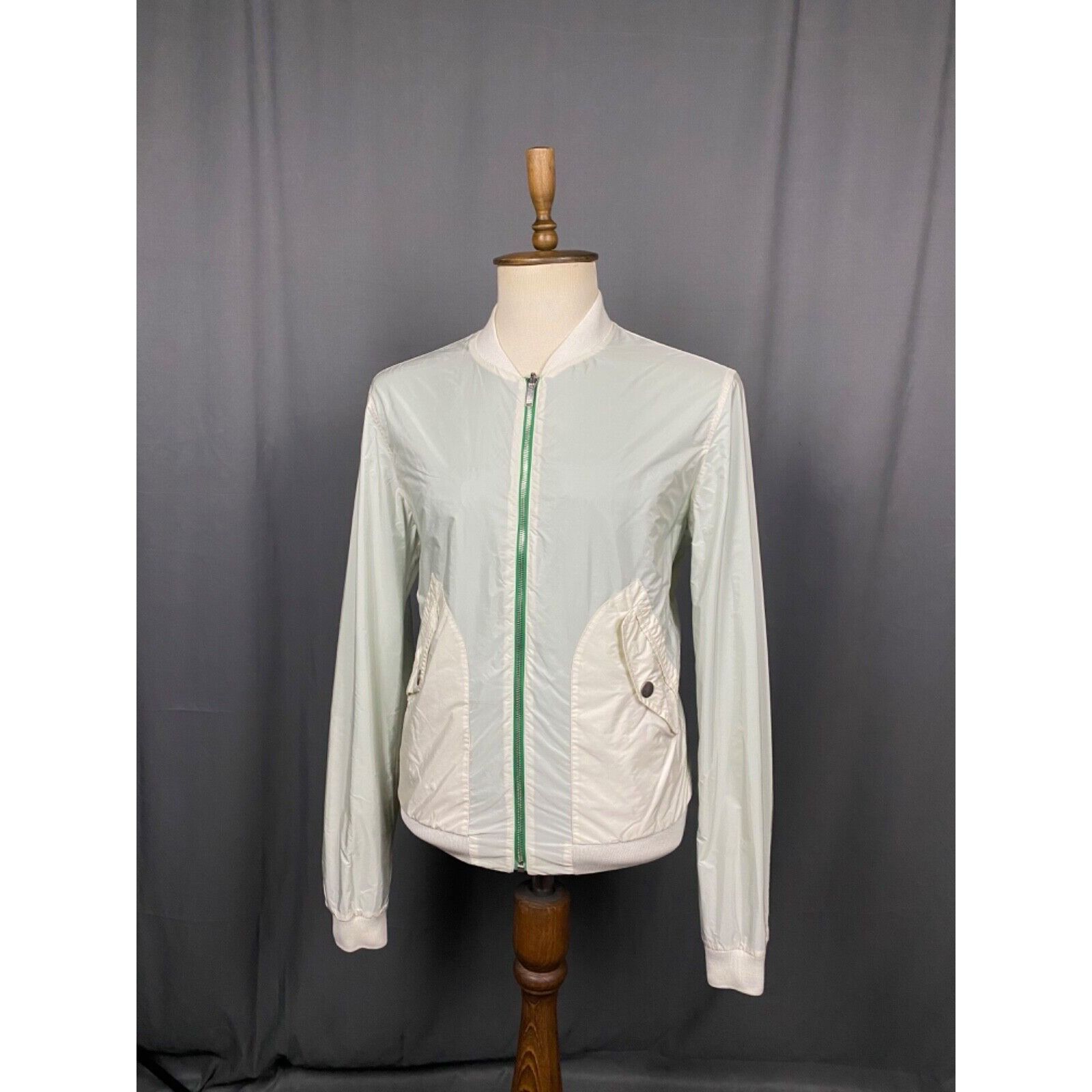 Gucci Gucci Men's Green Beige Reversible Nylon Bomber Jacket Size Size US L / EU 52-54 / 3 - 10 Thumbnail