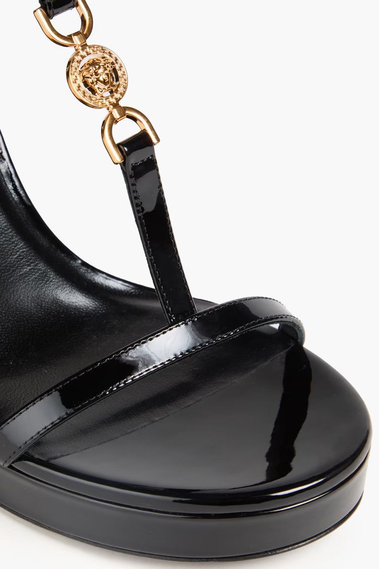 o1y0226 Leather Ankle Strap Sandals in Black