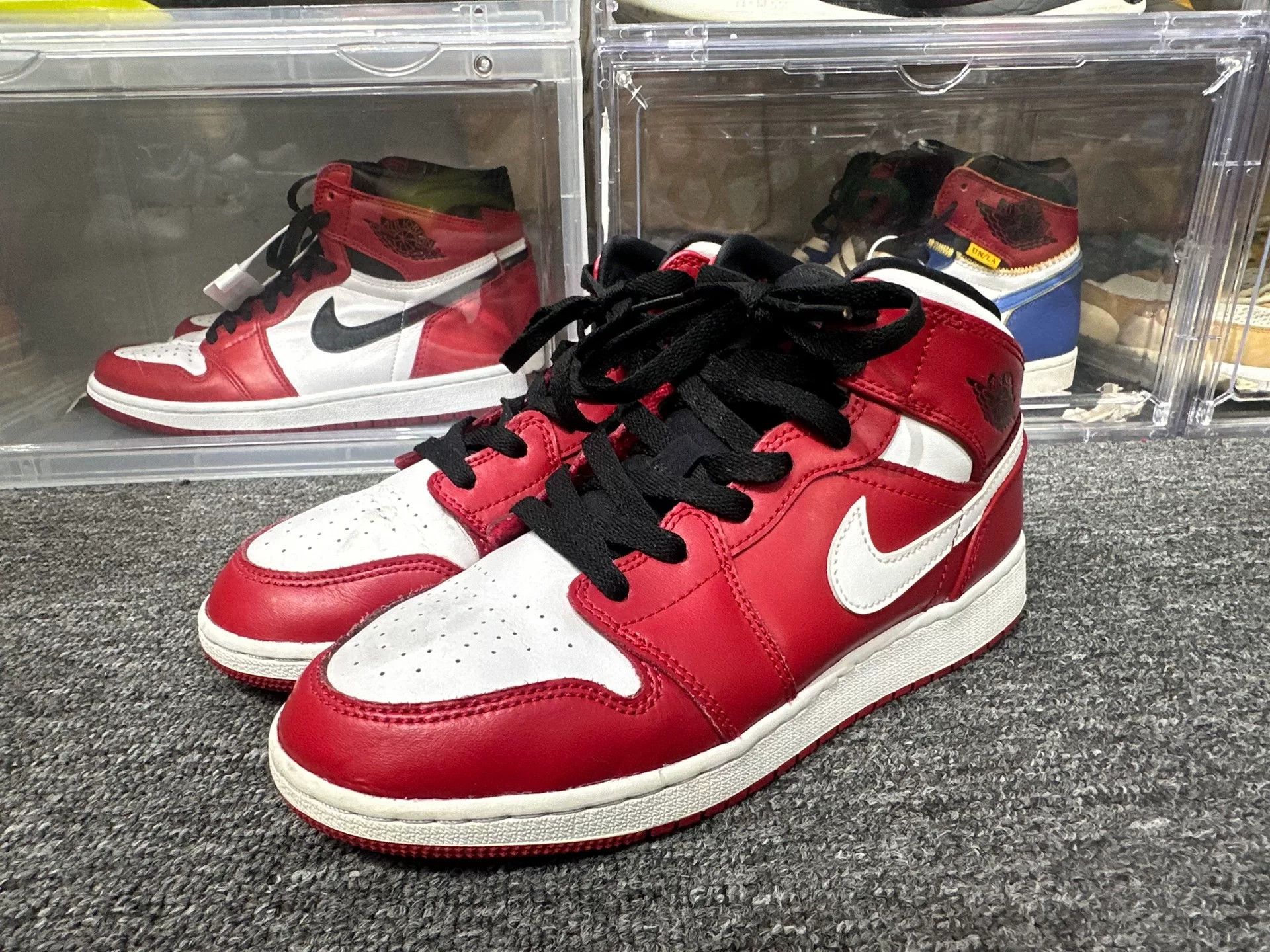 Nike Nike Red Lowtop Sneakers 5.5 Men Size US 5.5 / EU 38 - 1 Thumbnail