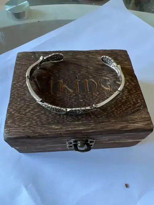 Jewelry Feather Silver Color Open Cuff Bracelet Size ONE SIZE - 2 Thumbnail
