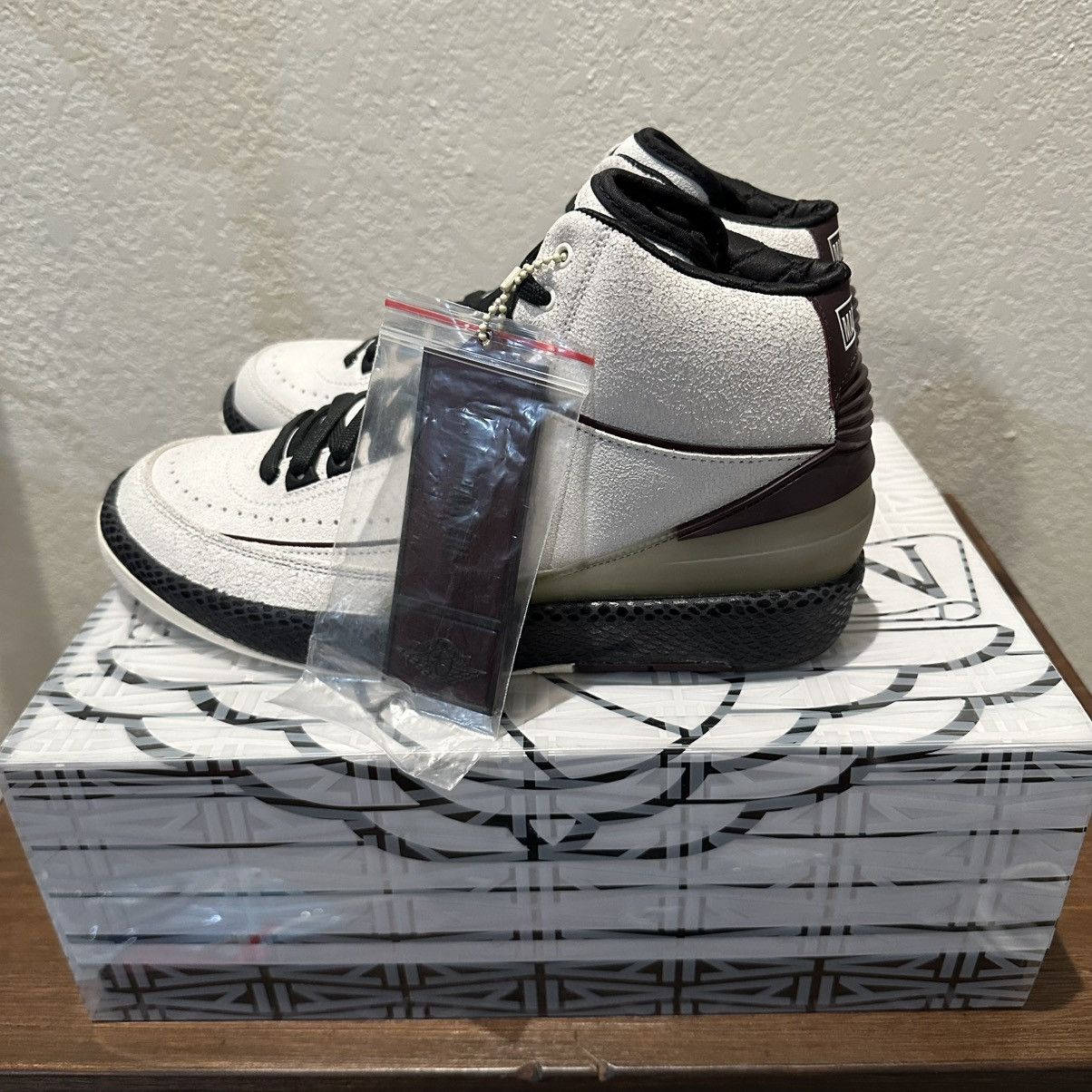A Ma Maniere × Jordan Brand Air Jordan 2 retro A Ma Maniere Size US 9.5 / EU 42-43 - 3 Thumbnail